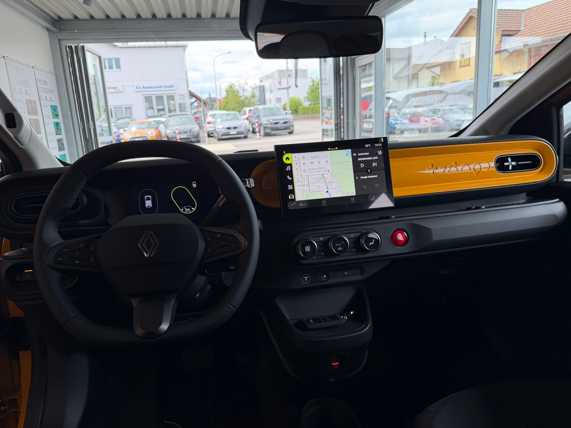 RENAULT Twingo E-Tech Urban Range techno-image-8