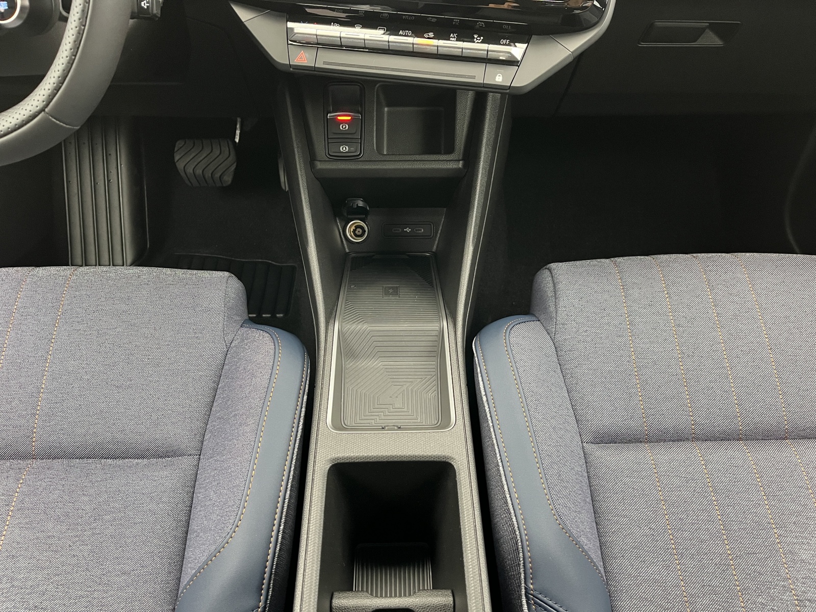 RENAULT R4 E-Tech Comfort Range plein sud techno-image-13