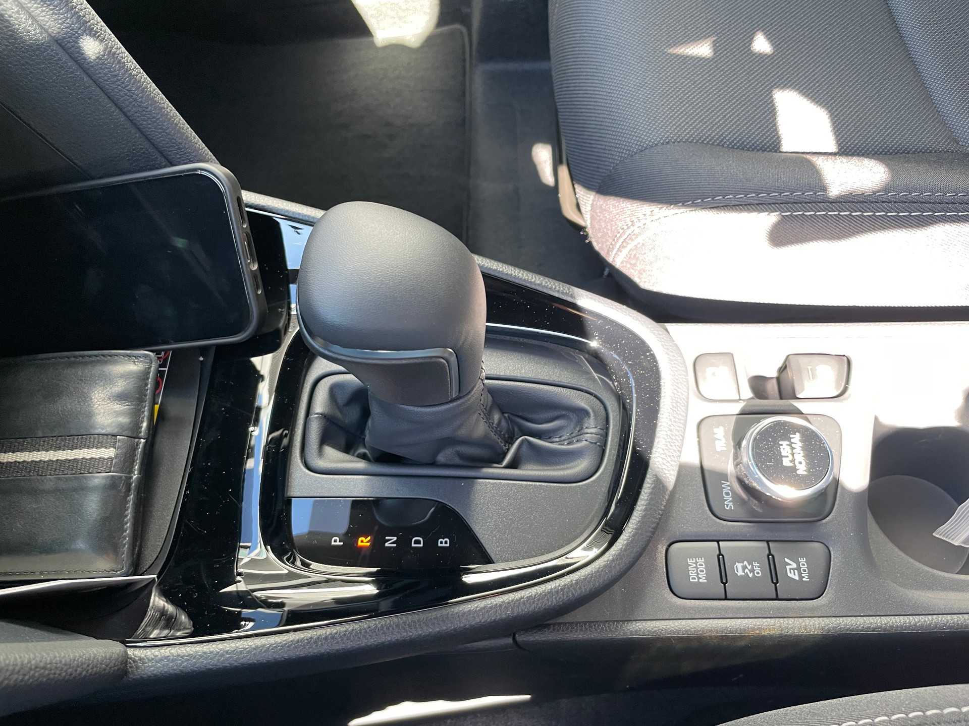 TOYOTA Yaris Cross 1.5 Trend AWDi e-CVT-image-24