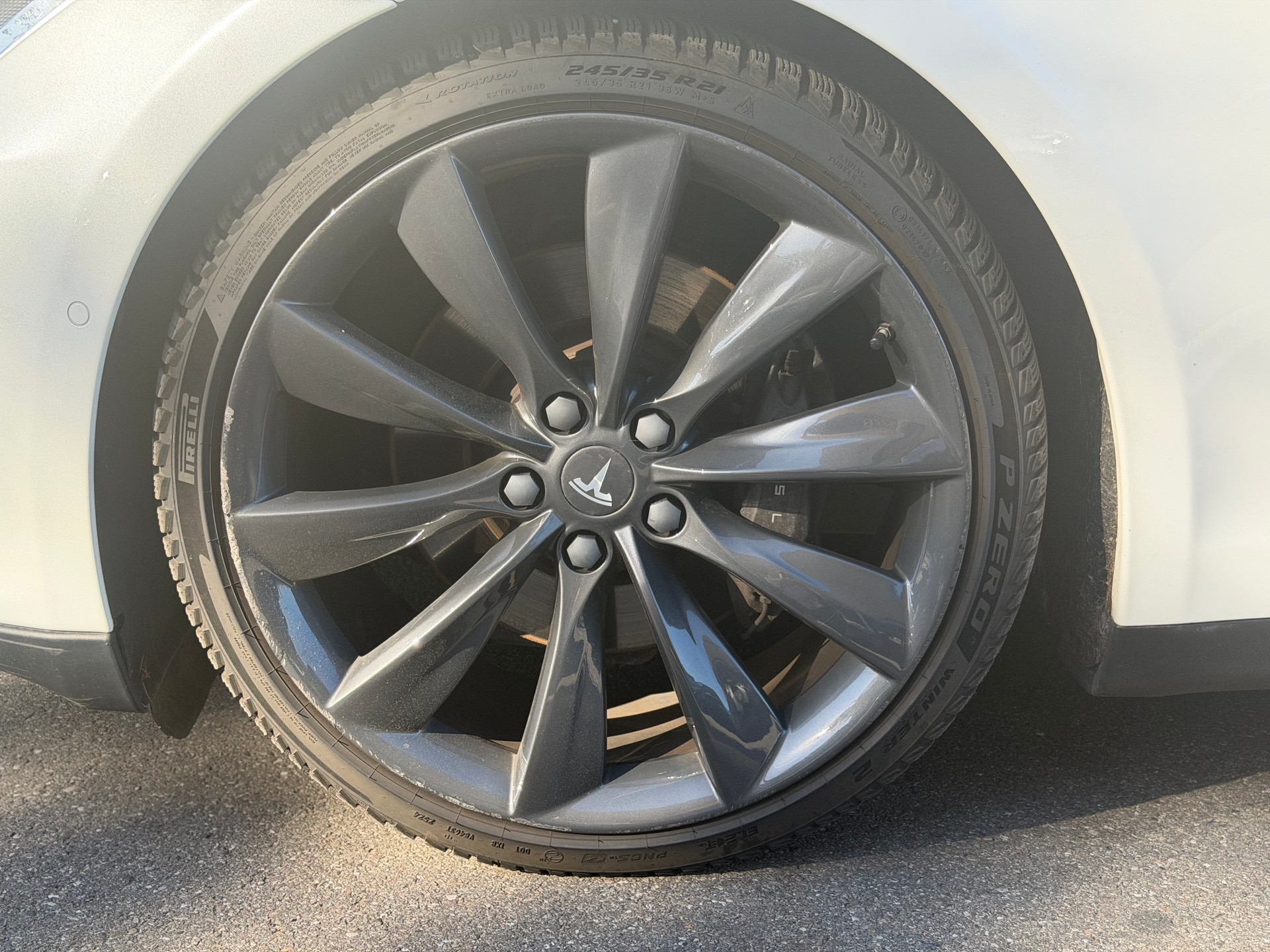 TESLA Model S 70 D-image-5