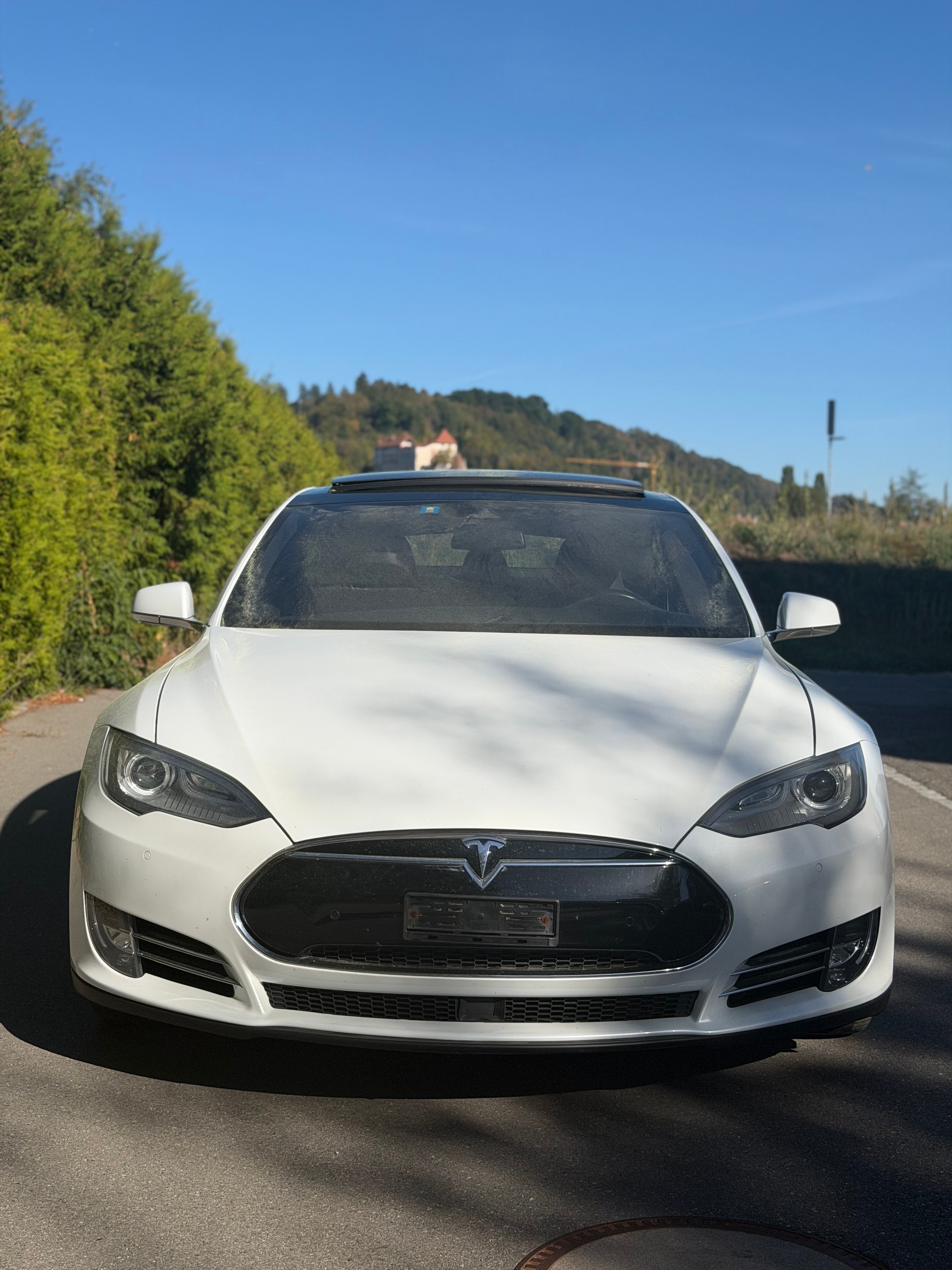 TESLA Model S 70 D-image-1