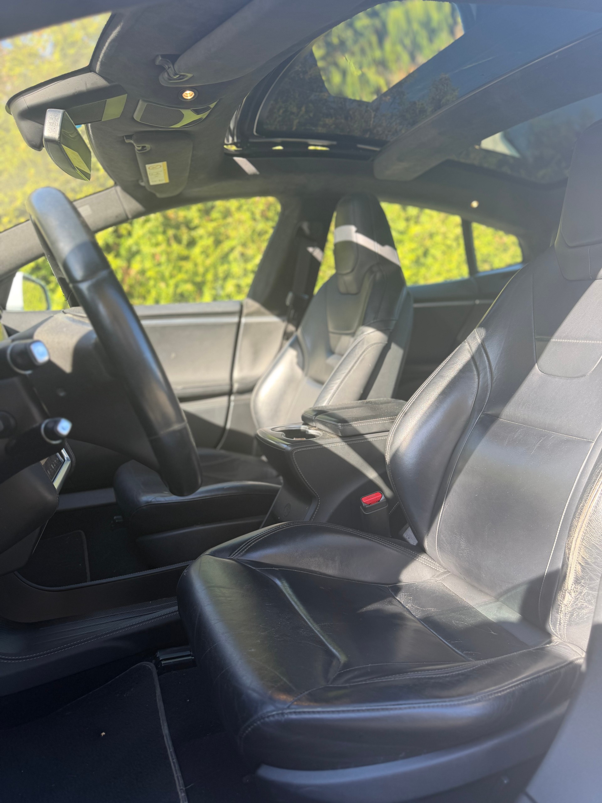 TESLA Model S 70 D-image-7