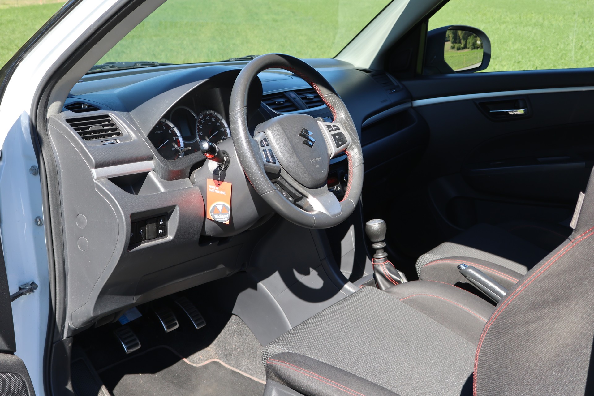 SUZUKI Swift 1.6i 16V Sport-image-3