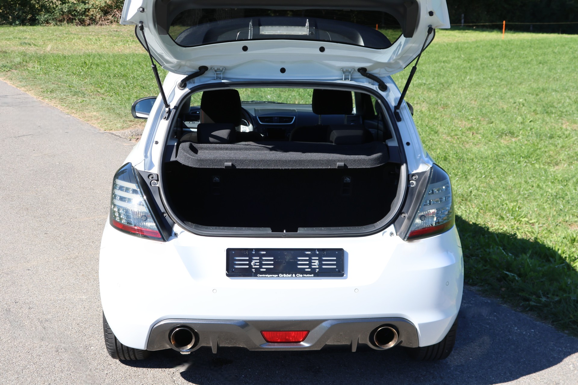 SUZUKI Swift 1.6i 16V Sport-image-8