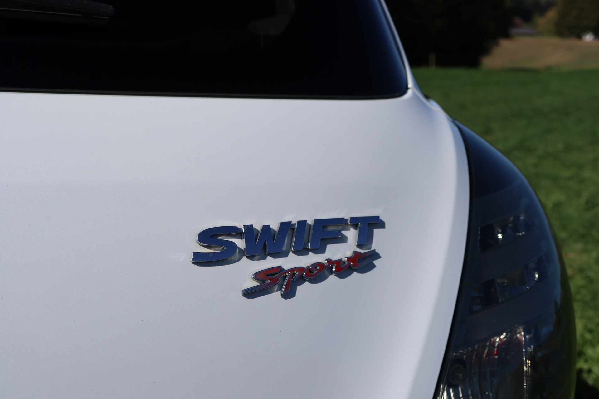 SUZUKI Swift 1.6i 16V Sport-image-12