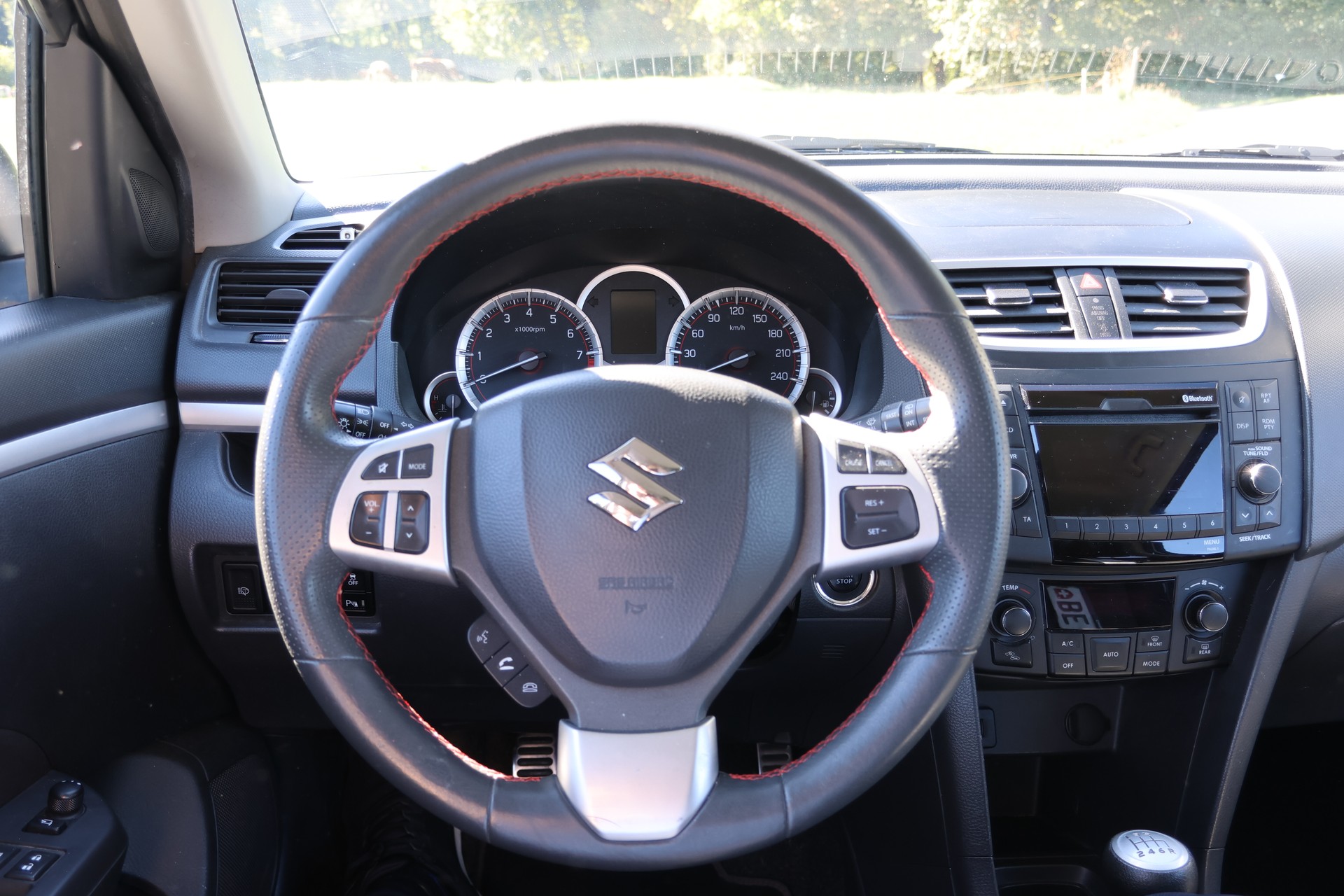 SUZUKI Swift 1.6i 16V Sport-image-4