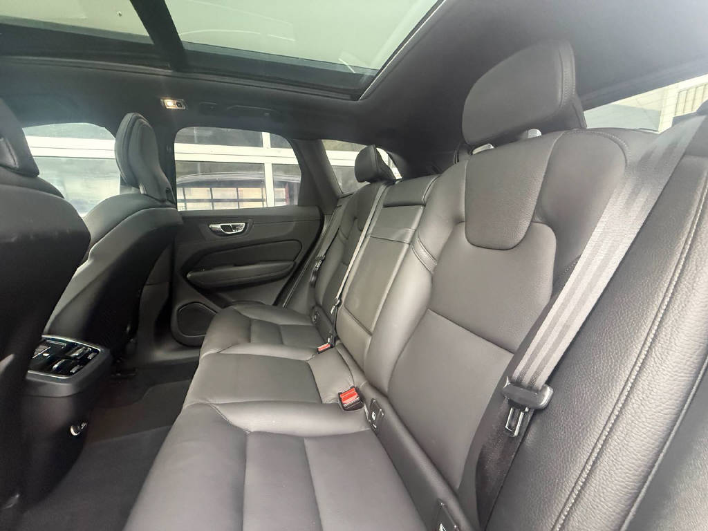 VOLVO XC60 2.0 T5 Inscription AWD (CH)-image-7