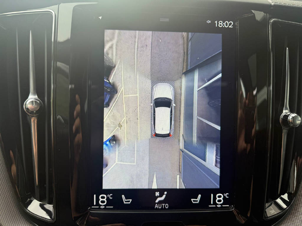 VOLVO XC60 2.0 T5 Inscription AWD (CH)-image-9