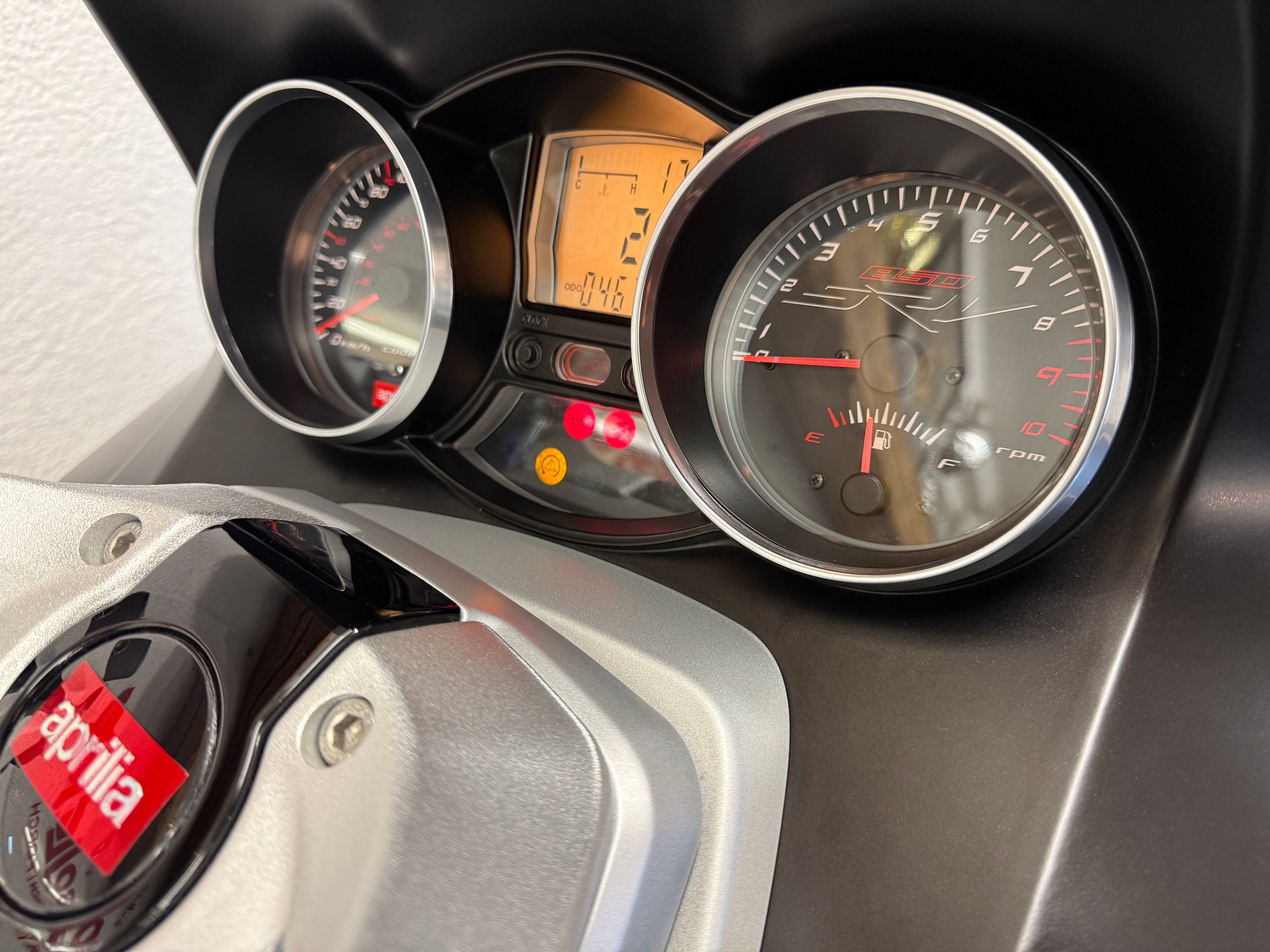 APRILIA SRV 850 ABS / TC-showroom-element-2