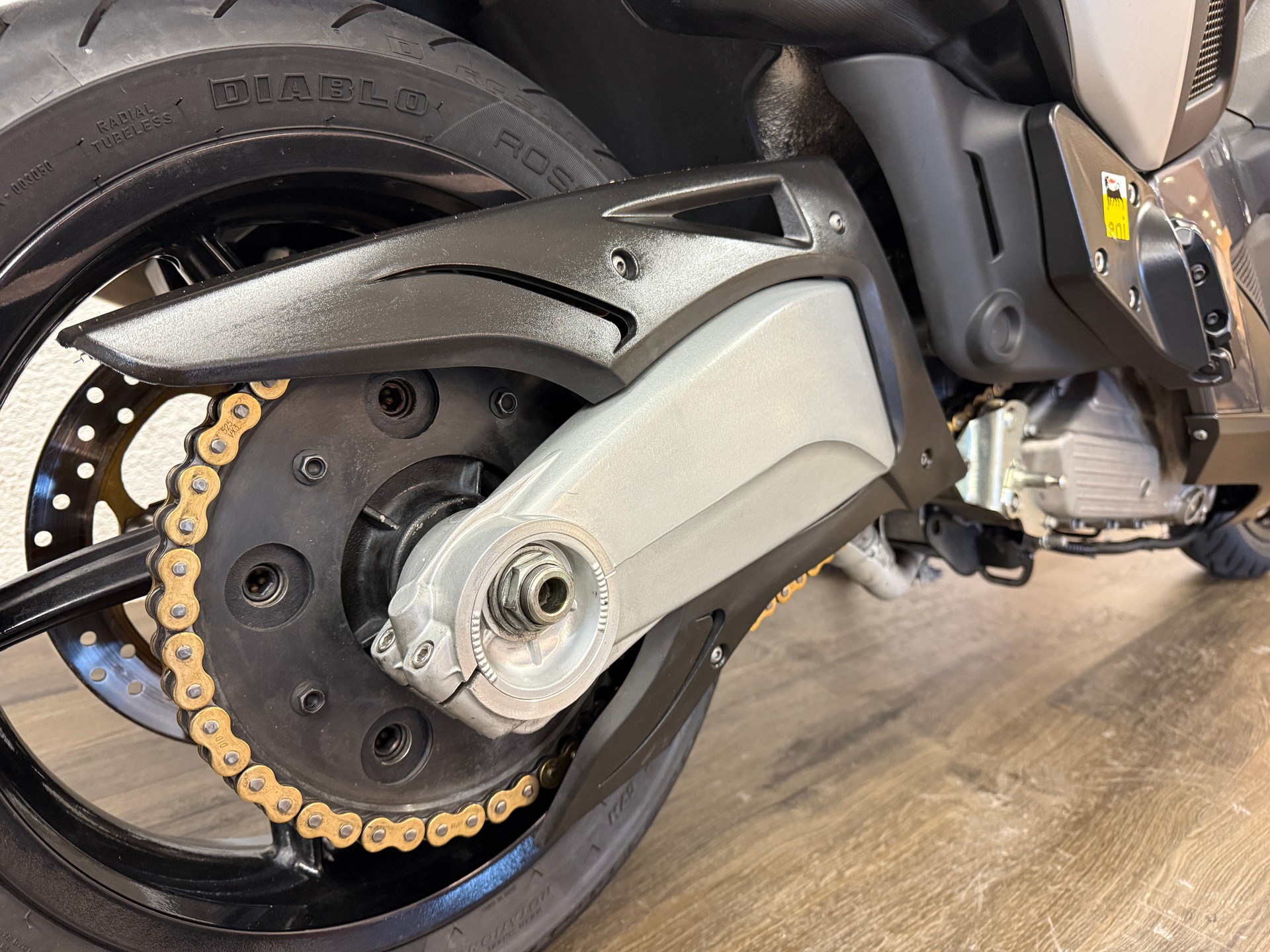 APRILIA SRV 850 ABS / TC-showroom-element-3