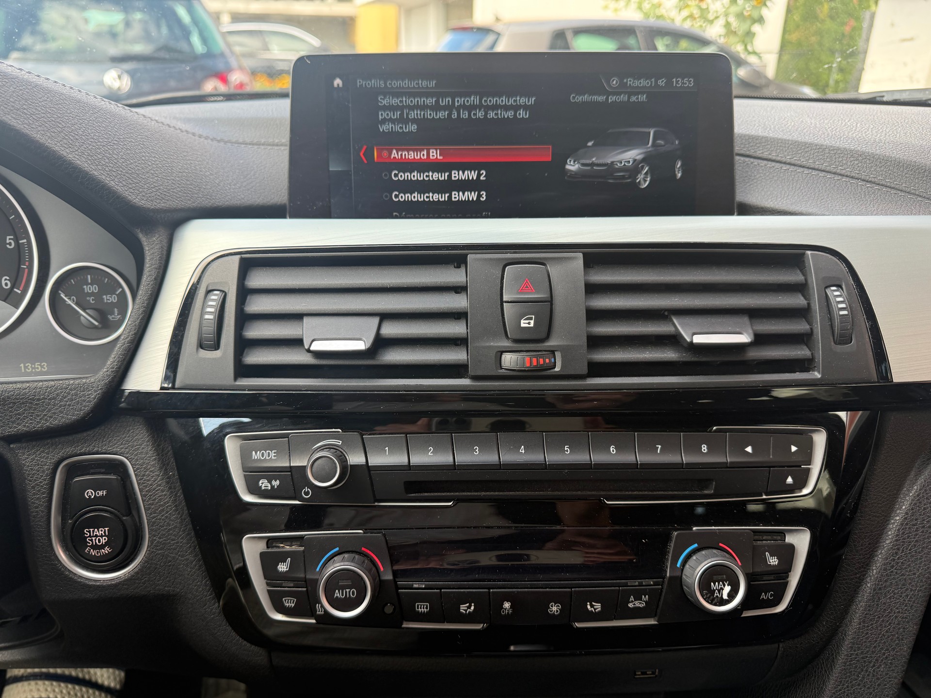 BMW 320d xDrive Touring Edition M Sport Steptronic-image-15