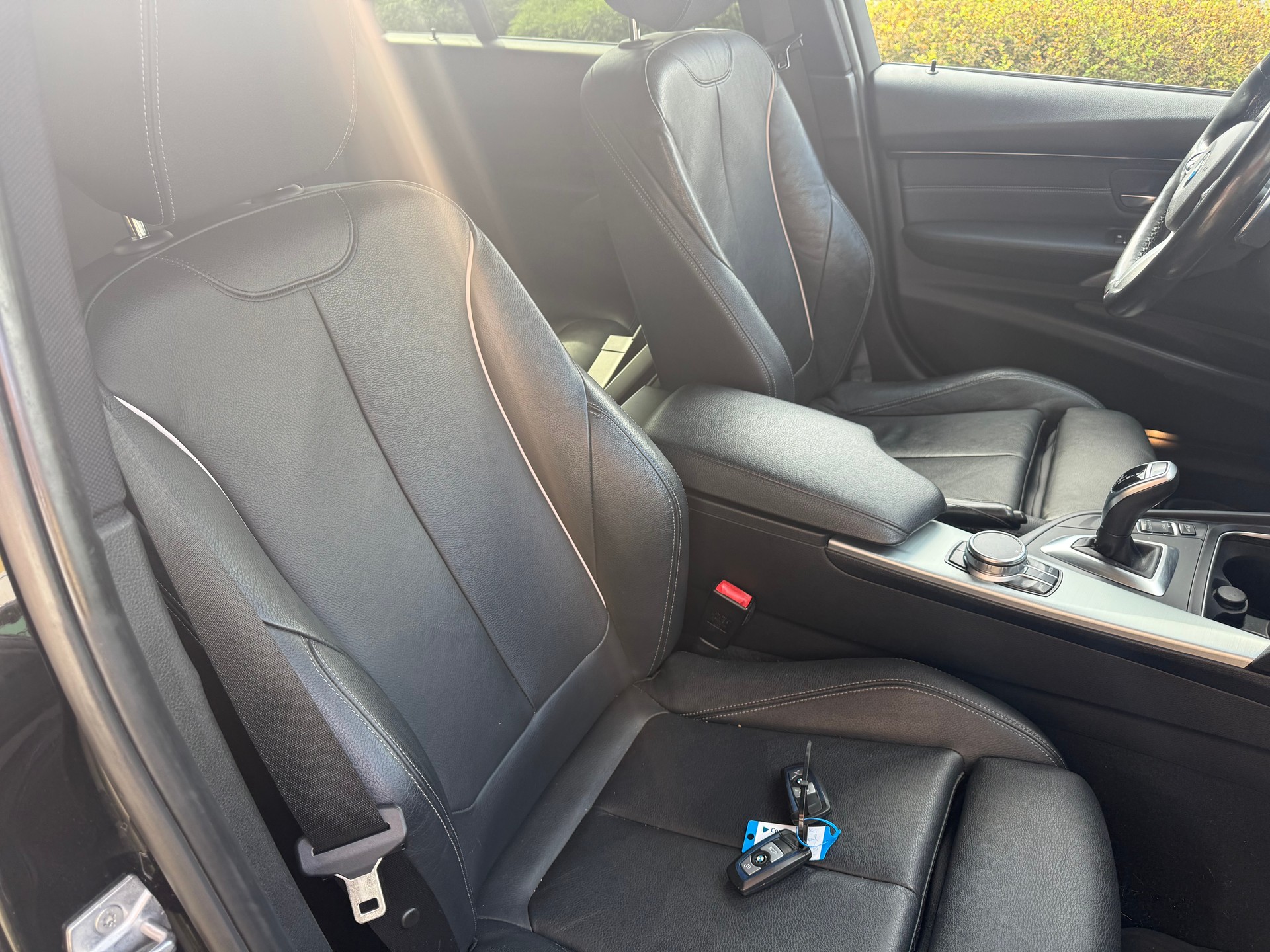 BMW 320d xDrive Touring Edition M Sport Steptronic-image-10