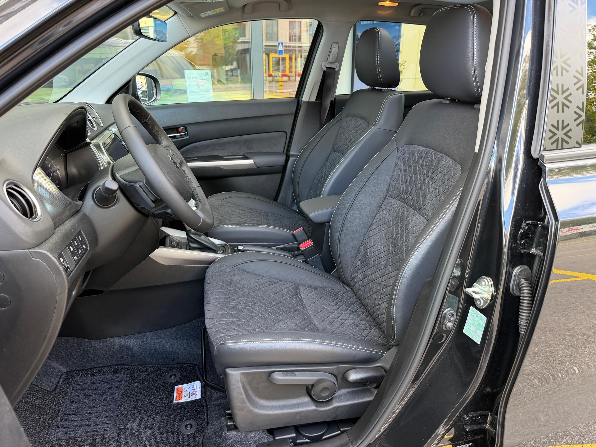 SUZUKI Vitara 1.4 T Piz Sulai Top Hybrid 4x4-image-7