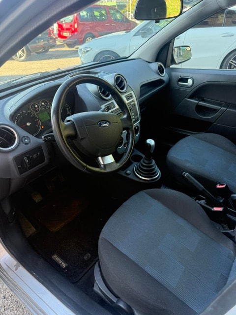 FORD Fiesta 1.4 16V Trend-image-5