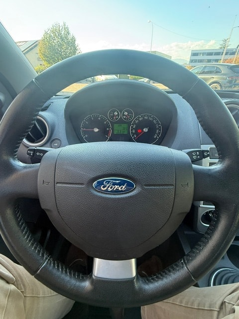 FORD Fiesta 1.4 16V Trend-image-6