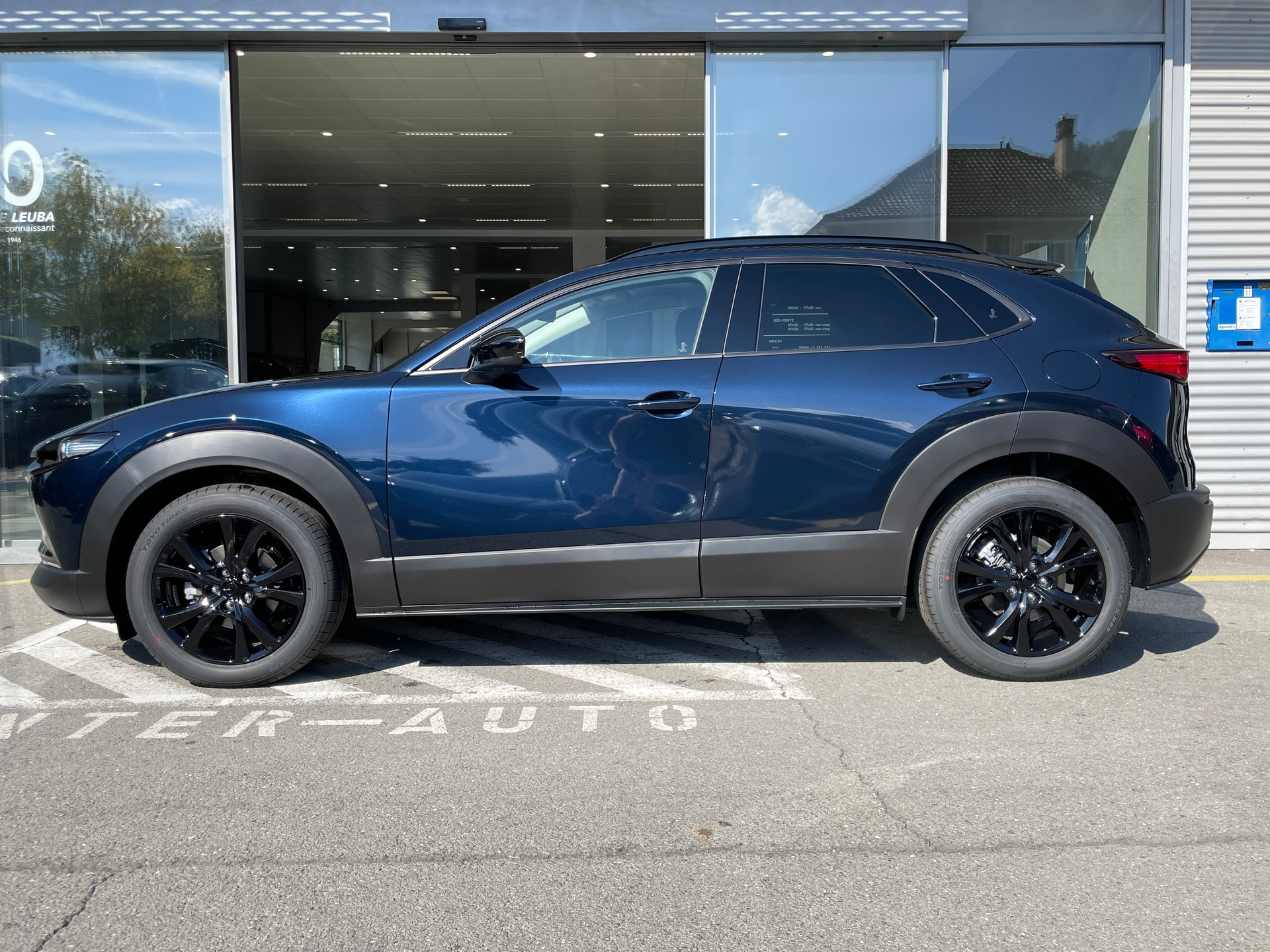 MAZDA CX-30 SKYACTIV-X 186 M Hybrid Homura Plus AWD AT-image-2