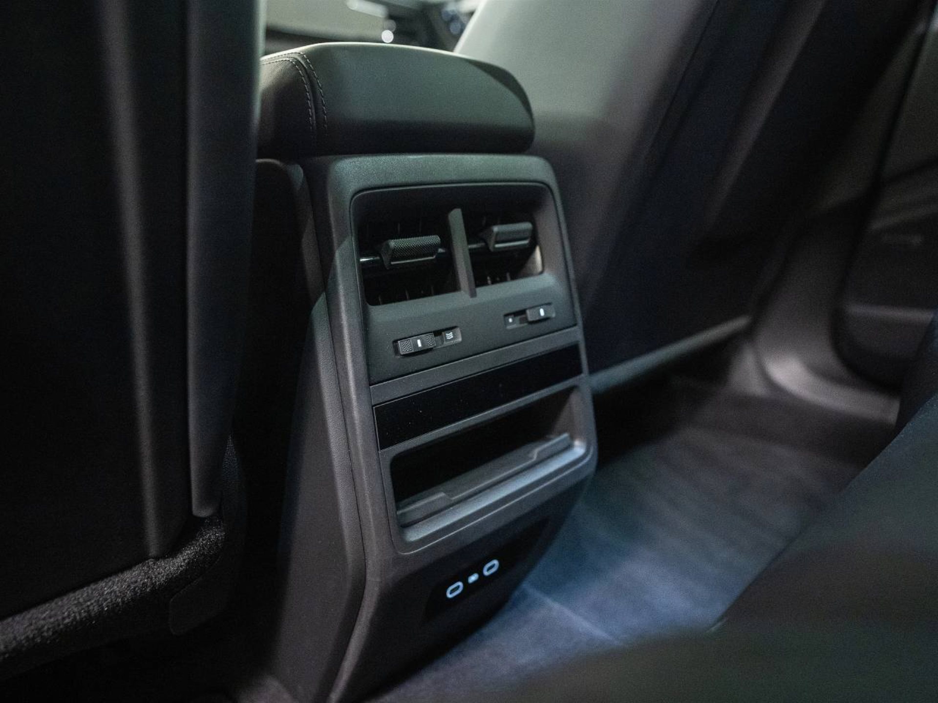 PORSCHE Macan 4S-image-22