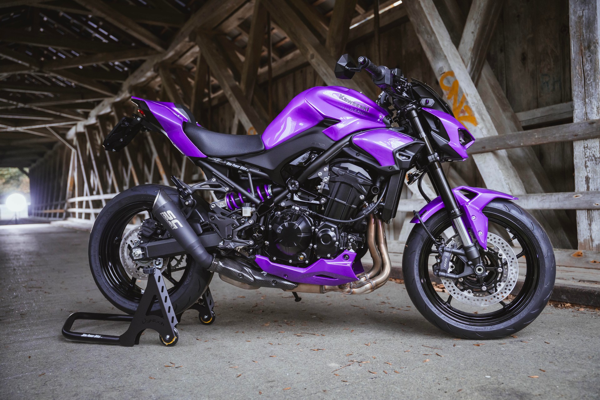 KAWASAKI Z 900 (70kW) MY27 - Sonderumbau violett-image-6