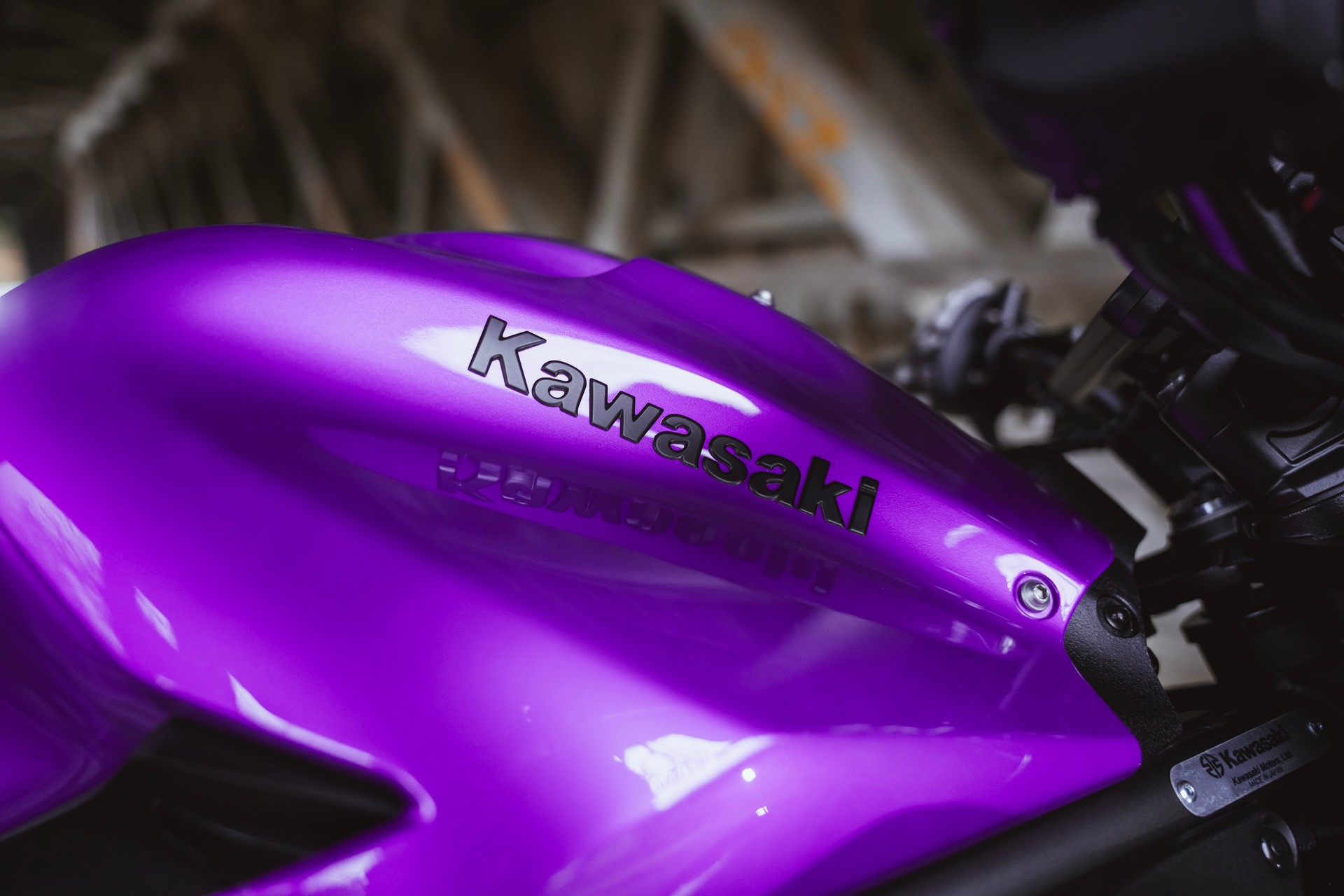 KAWASAKI Z 900 (70kW) MY27 - Sonderumbau violett-showroom-element-1