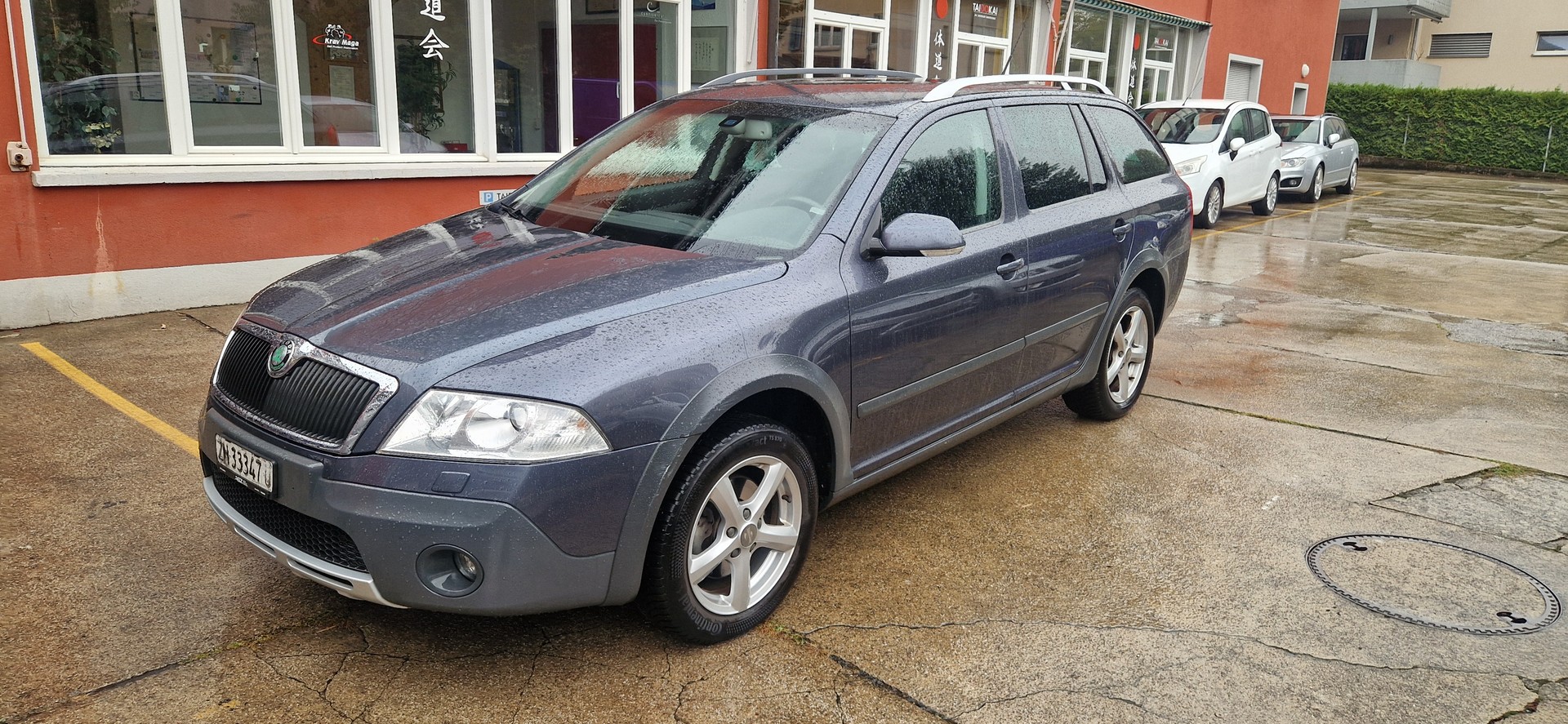 SKODA Octavia Scout 2.0 TDI 4x4-image-0