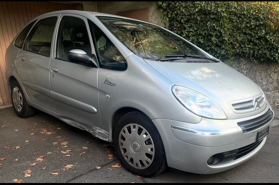 CITROEN Xsara Picasso 2.0i 16V Exclusive Automatic-image-1