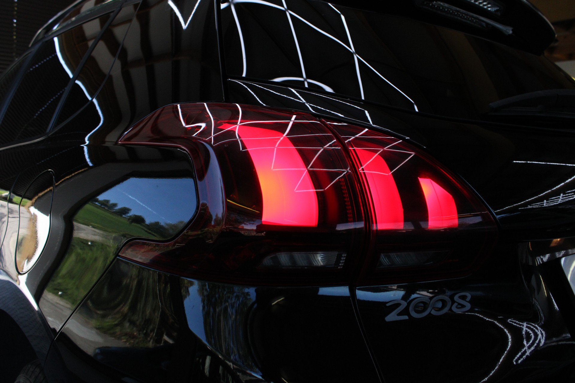 PEUGEOT 2008 1.2 PureTech Style-image-9