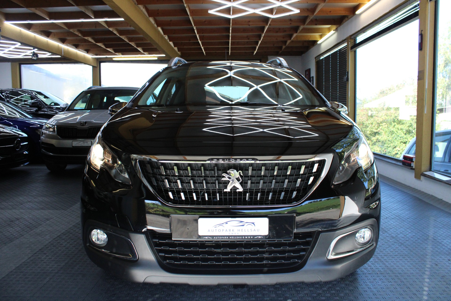 PEUGEOT 2008 1.2 PureTech Style-image-2