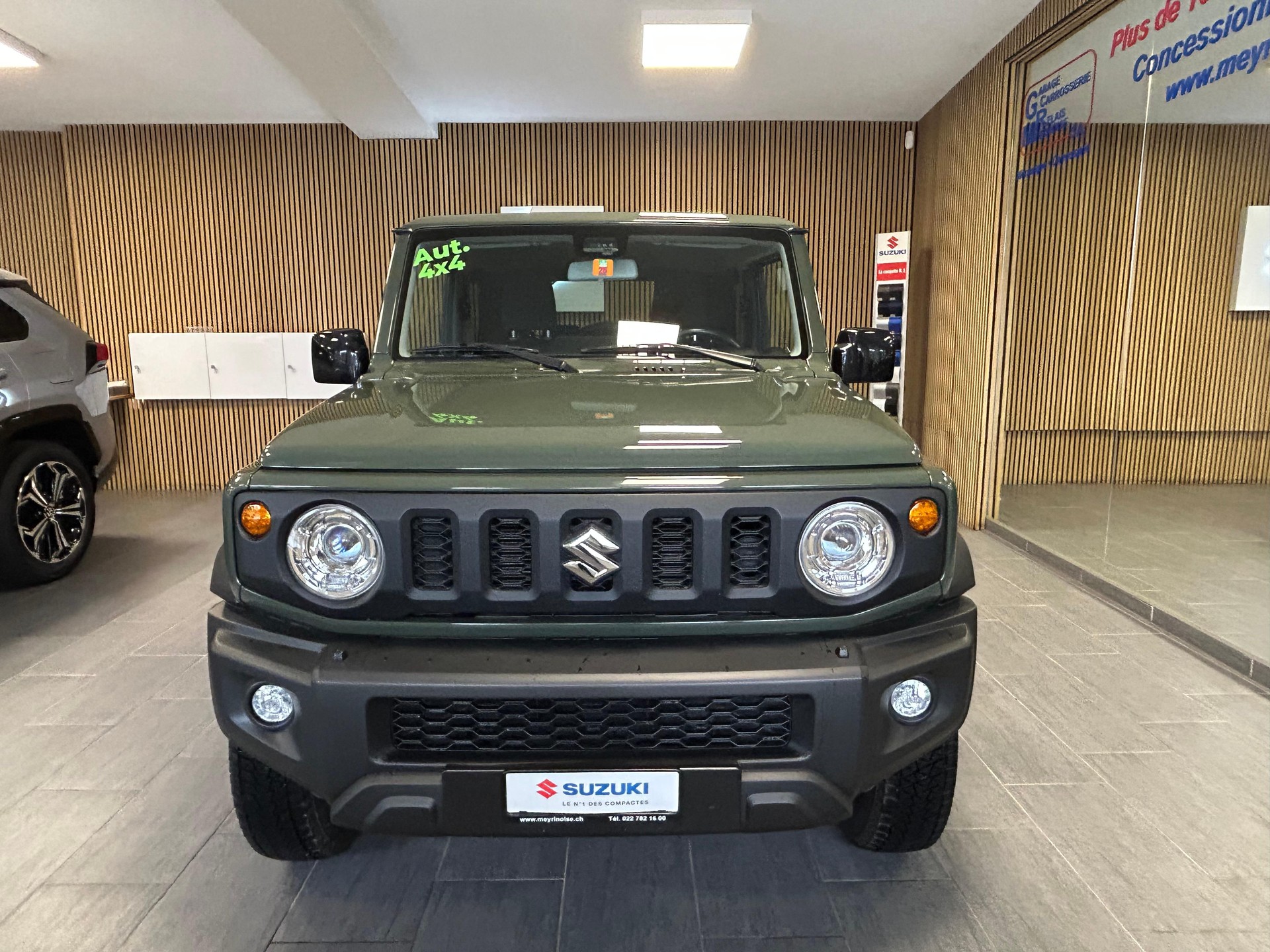 SUZUKI Jimny 1.5 Compact Top Automatique 4 Place/4Platz-image-2