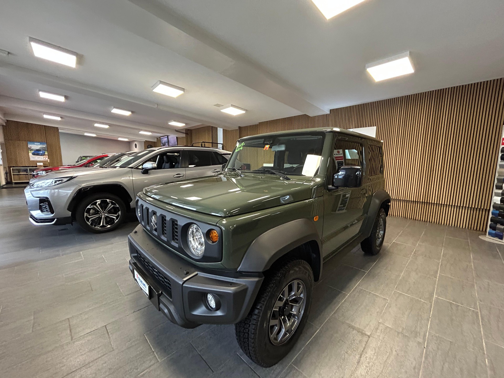 SUZUKI Jimny 1.5 Compact Top Automatique 4 Place/4Platz-image-3