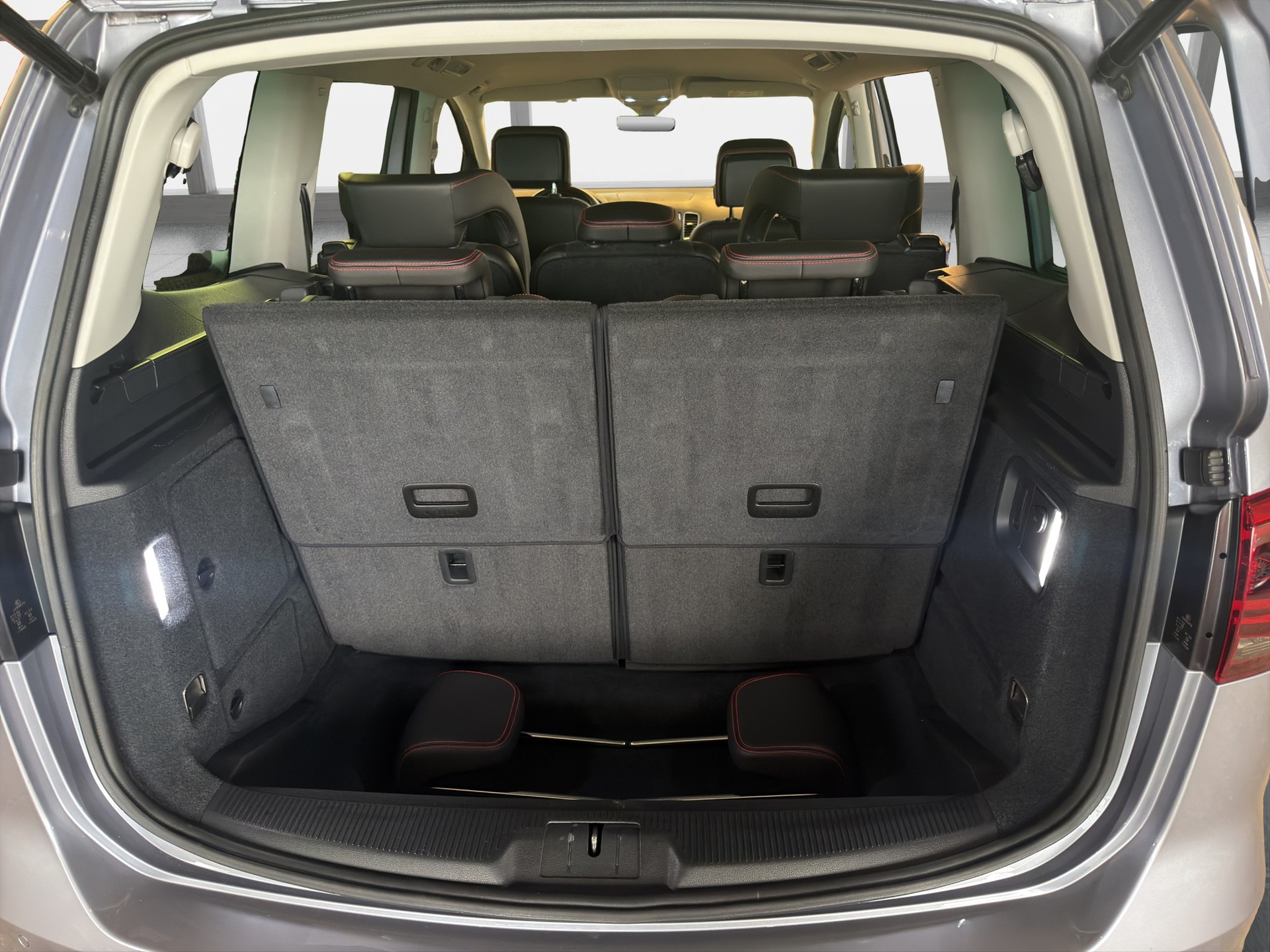 SEAT Alhambra 2.0 TDI 4Drive SWISS FR*TOP ZUSTAND*7-PLÄTZER*NUR 88000 KM*TOP AUSSTATTUNG*-image-7