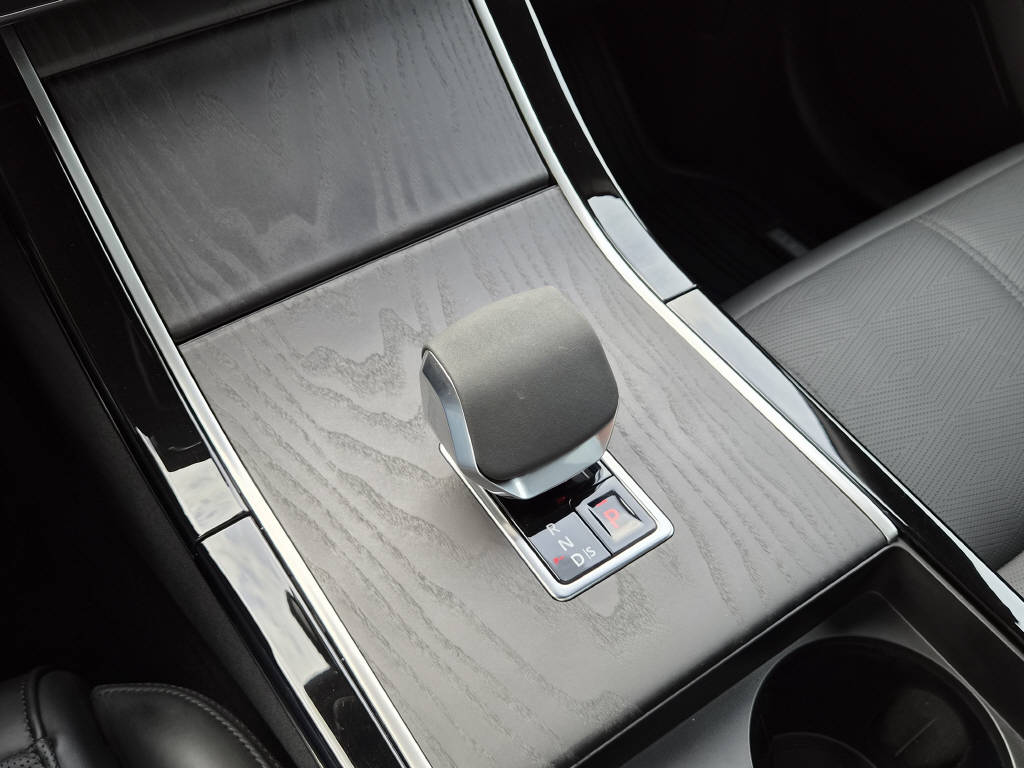LAND ROVER Range Rover Velar 2.0 P400e Dynamic HSE-image-13