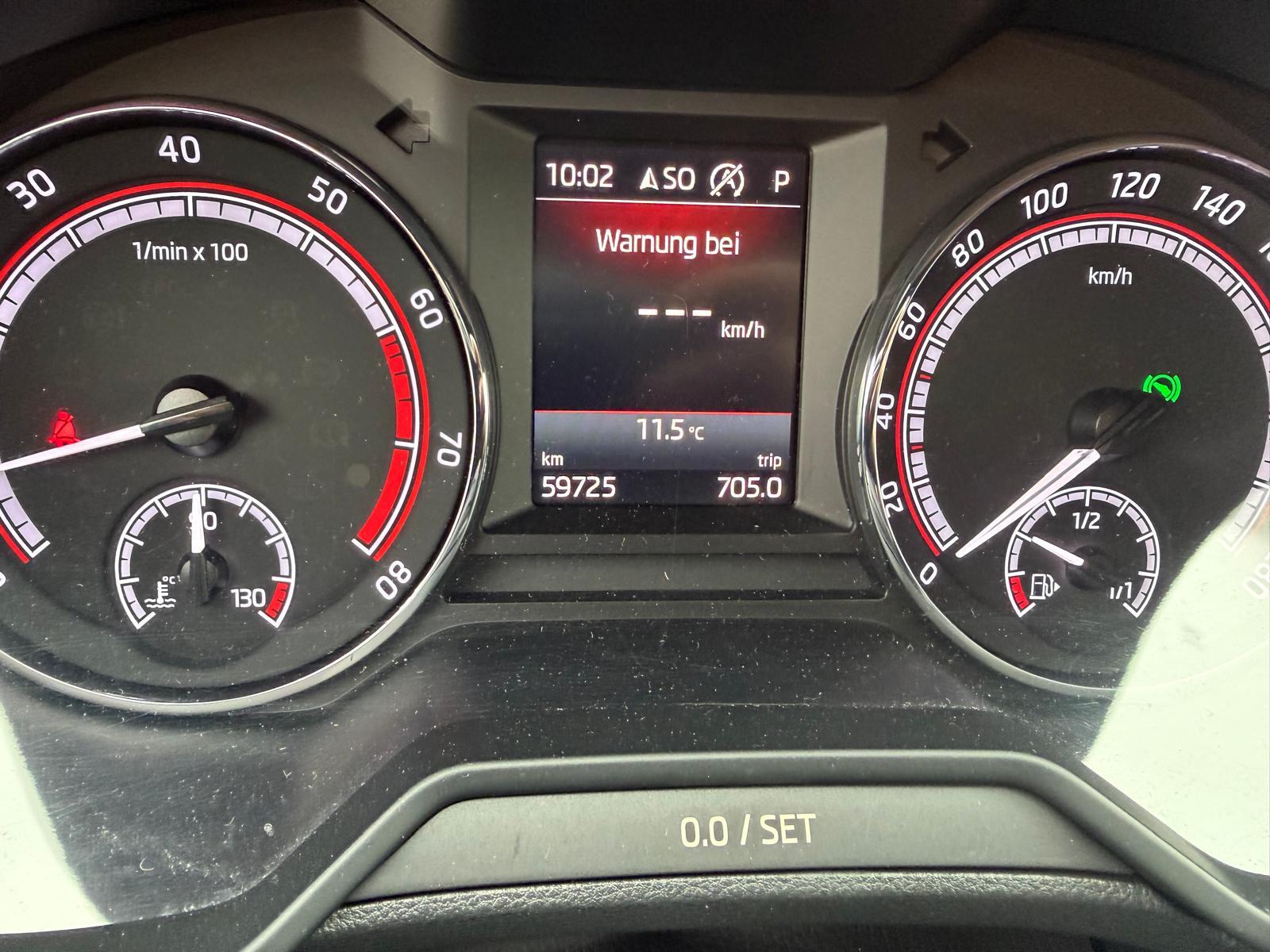 SKODA Octavia Combi 2.0 TSI 245 RS DSG-image-10