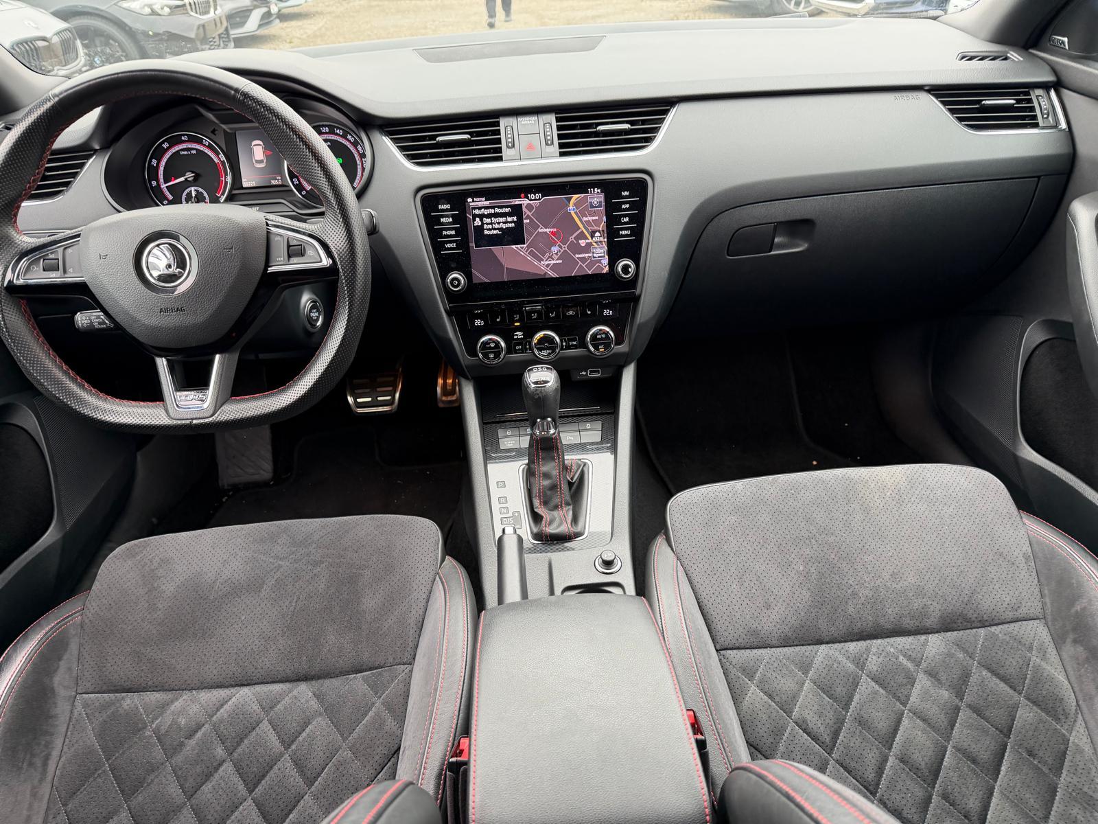 SKODA Octavia Combi 2.0 TSI 245 RS DSG-image-9