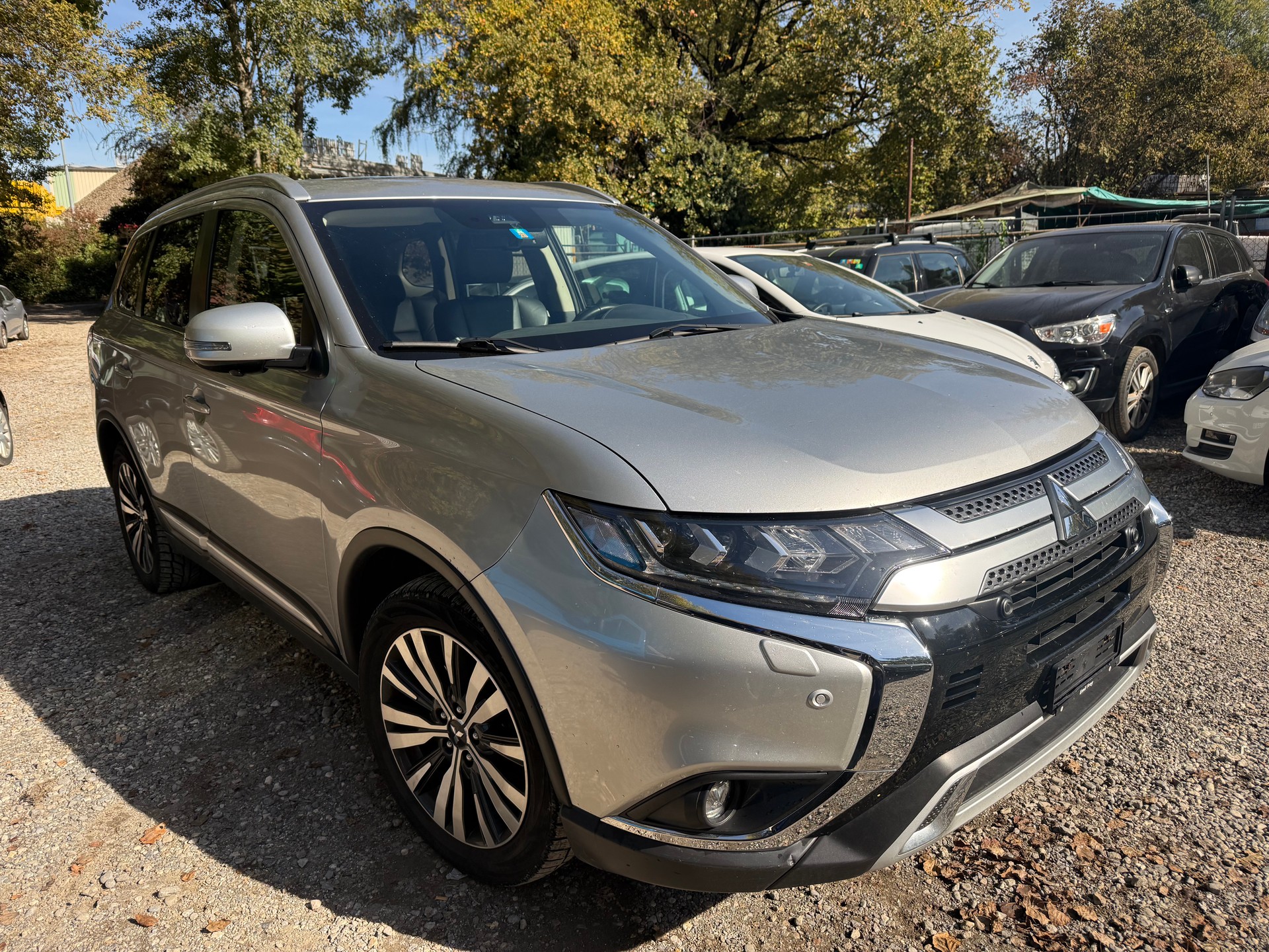 MITSUBISHI Outlander 2.0 Value 4WD CVT-image-1