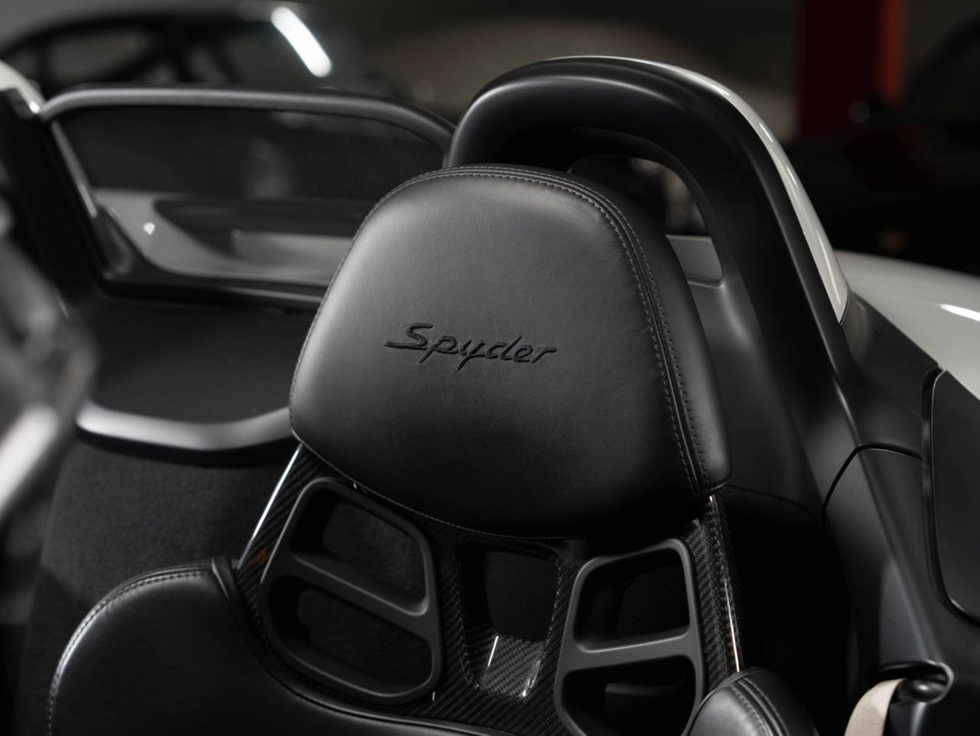 PORSCHE 718 Spyder-image-21