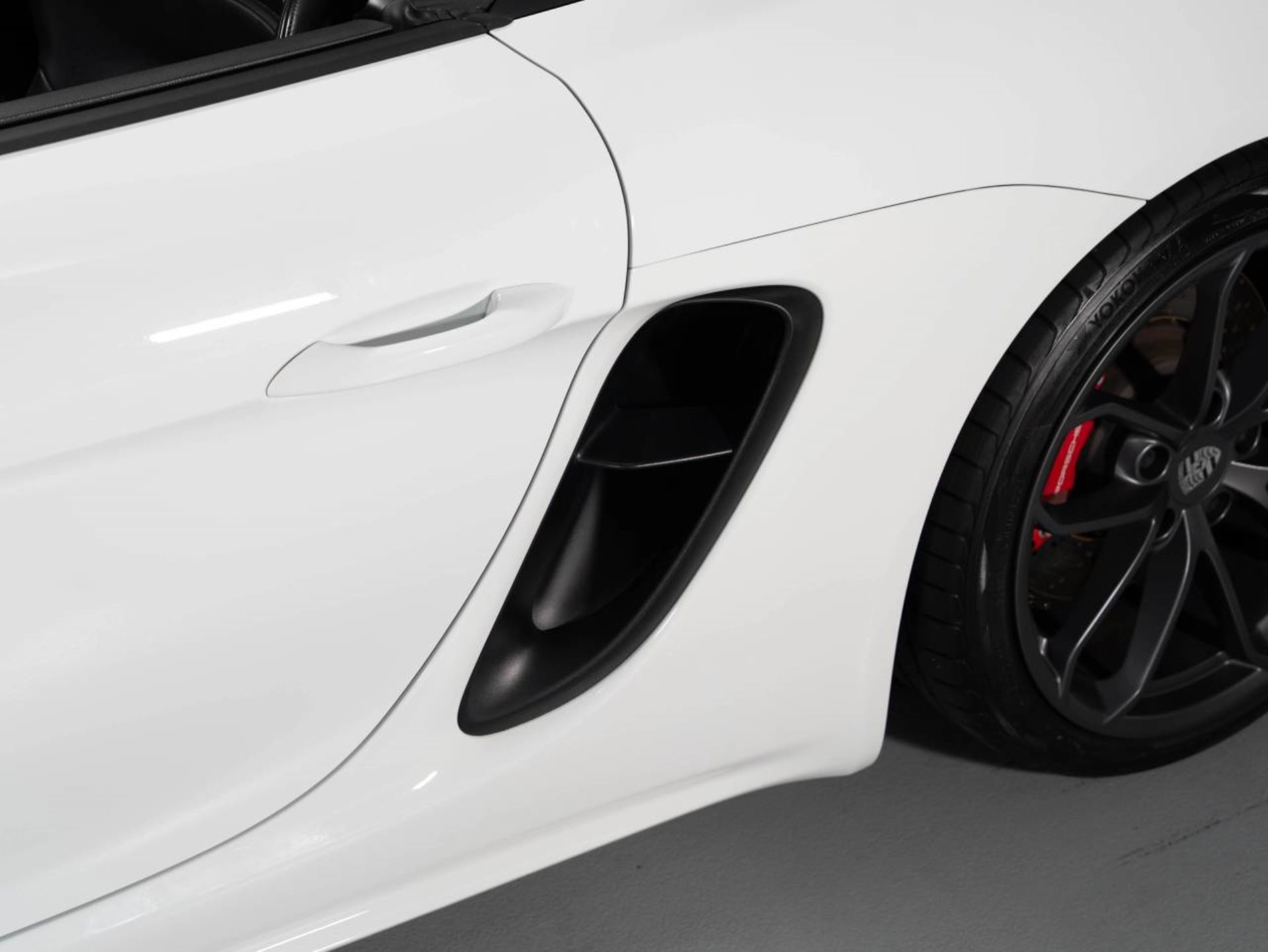 PORSCHE 718 Spyder-image-23