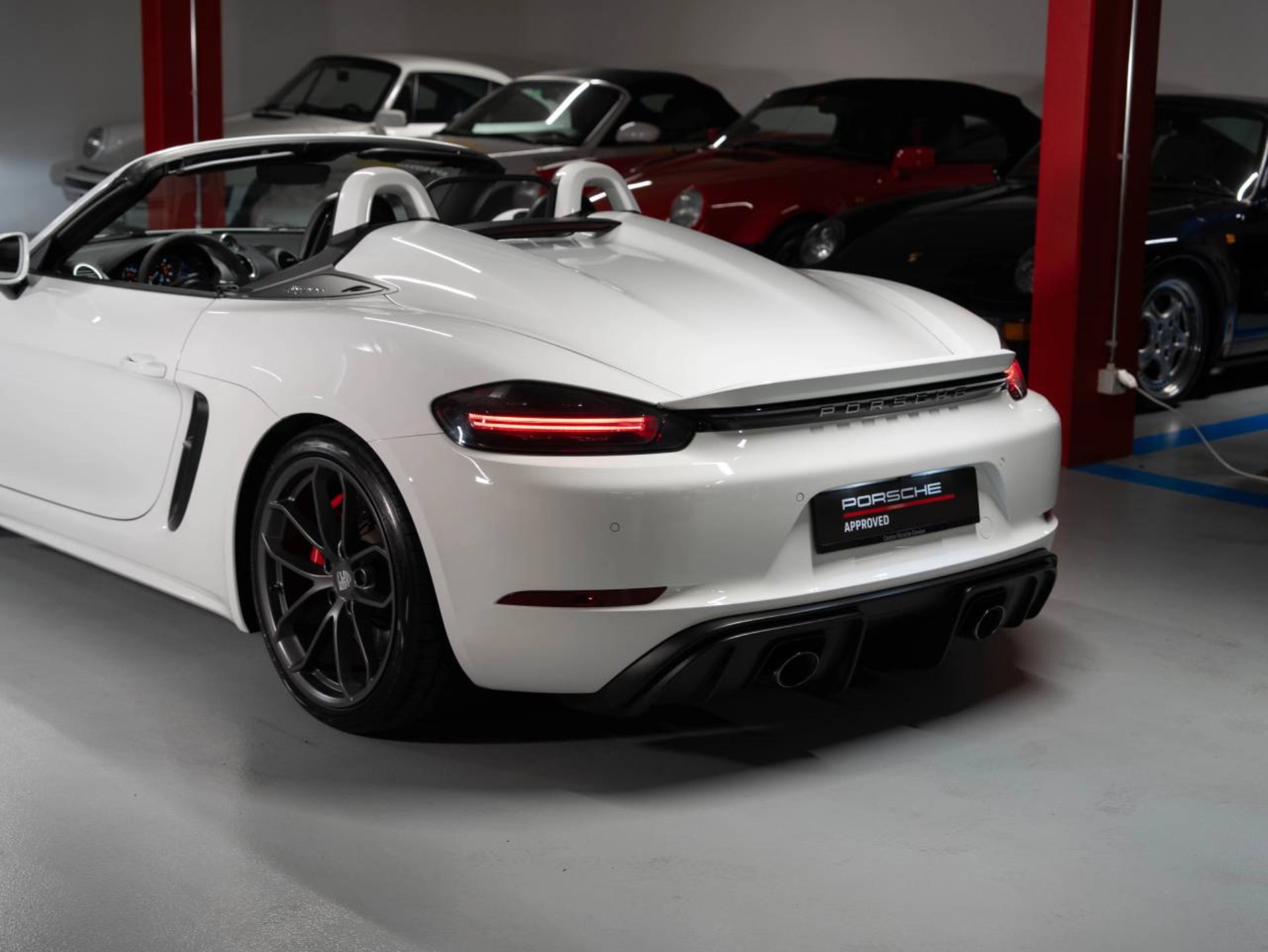 PORSCHE 718 Spyder-image-22