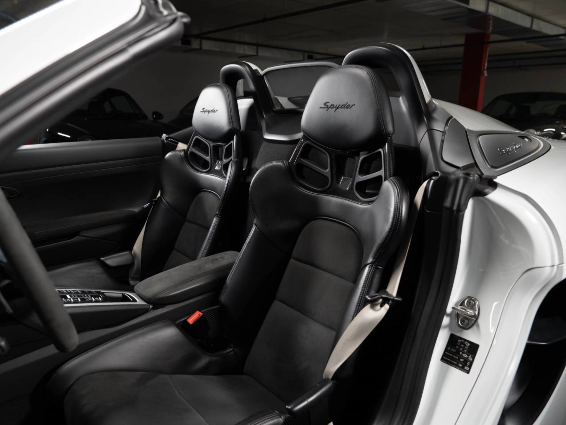 PORSCHE 718 Spyder-image-9