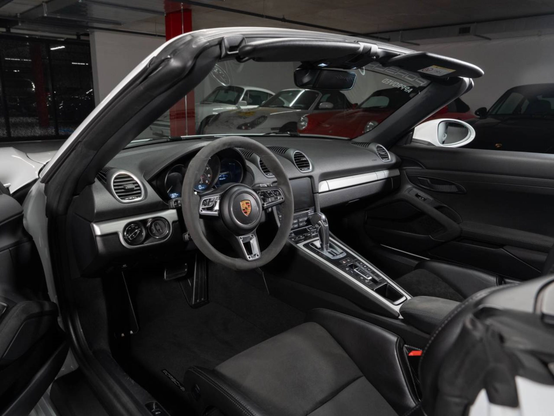 PORSCHE 718 Spyder-image-8