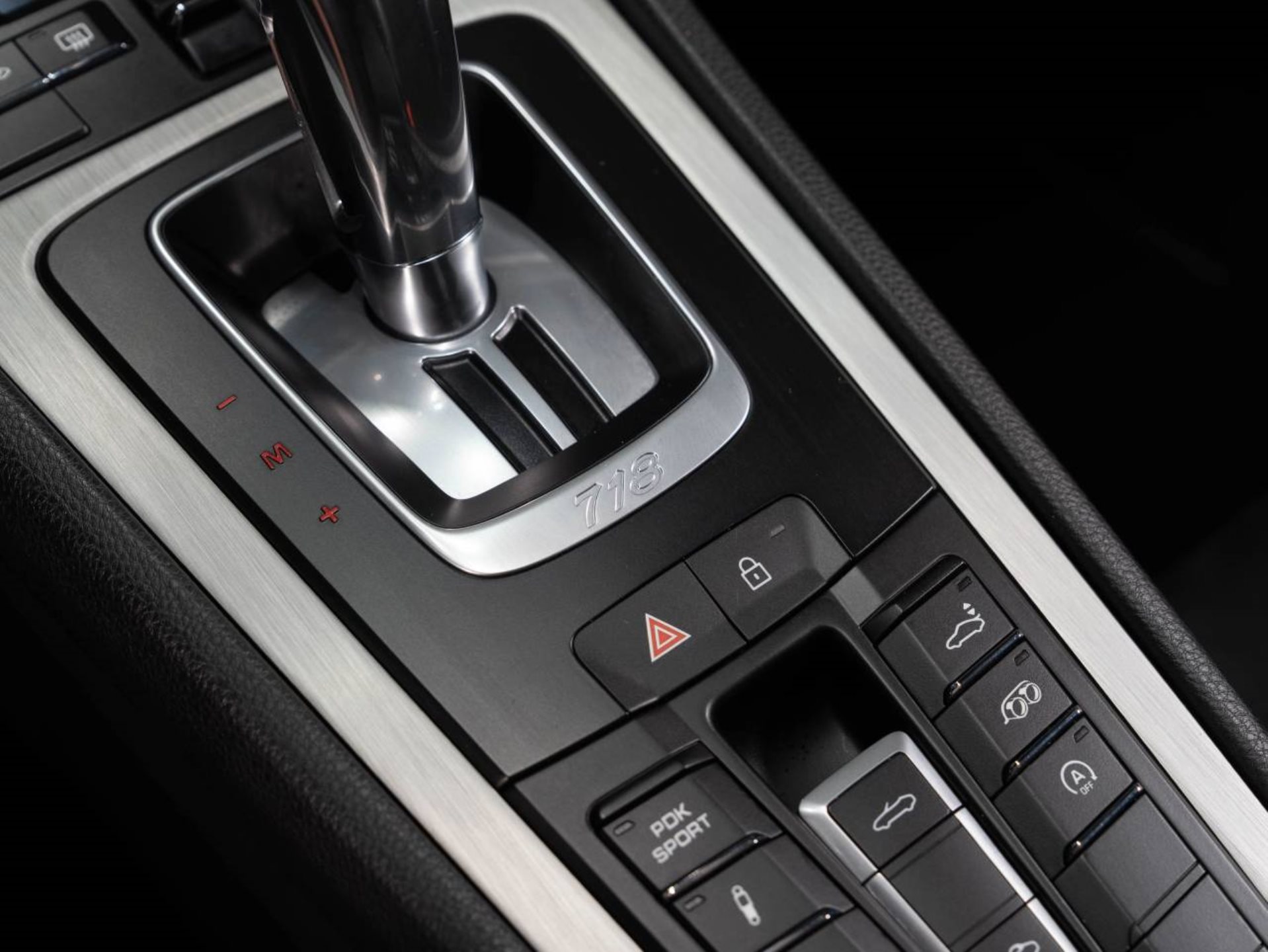 PORSCHE 718 Spyder-image-17