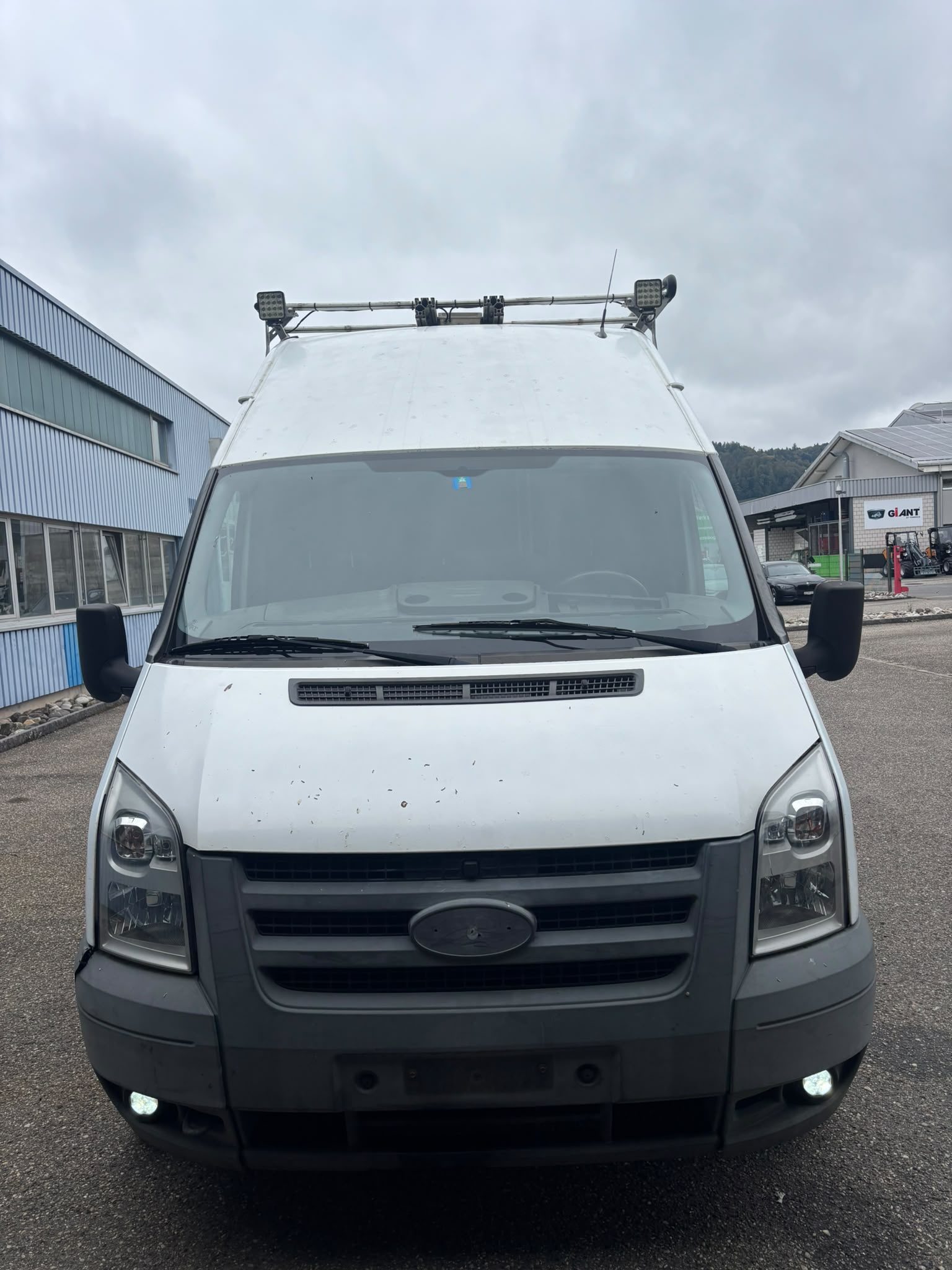 FORD Transit 2.4 TDCi 350 L 4x4-image-1