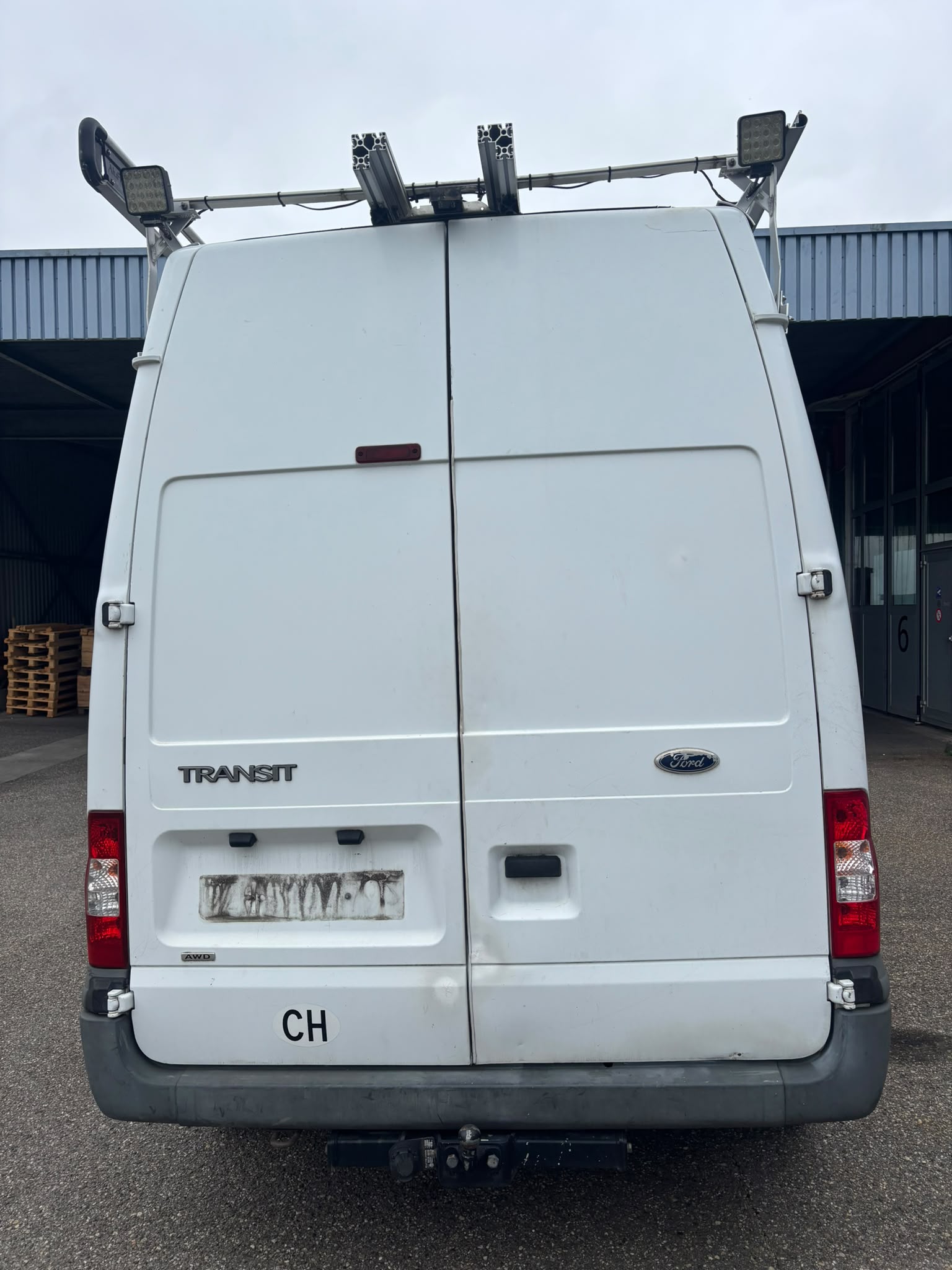 FORD Transit 2.4 TDCi 350 L 4x4-image-4
