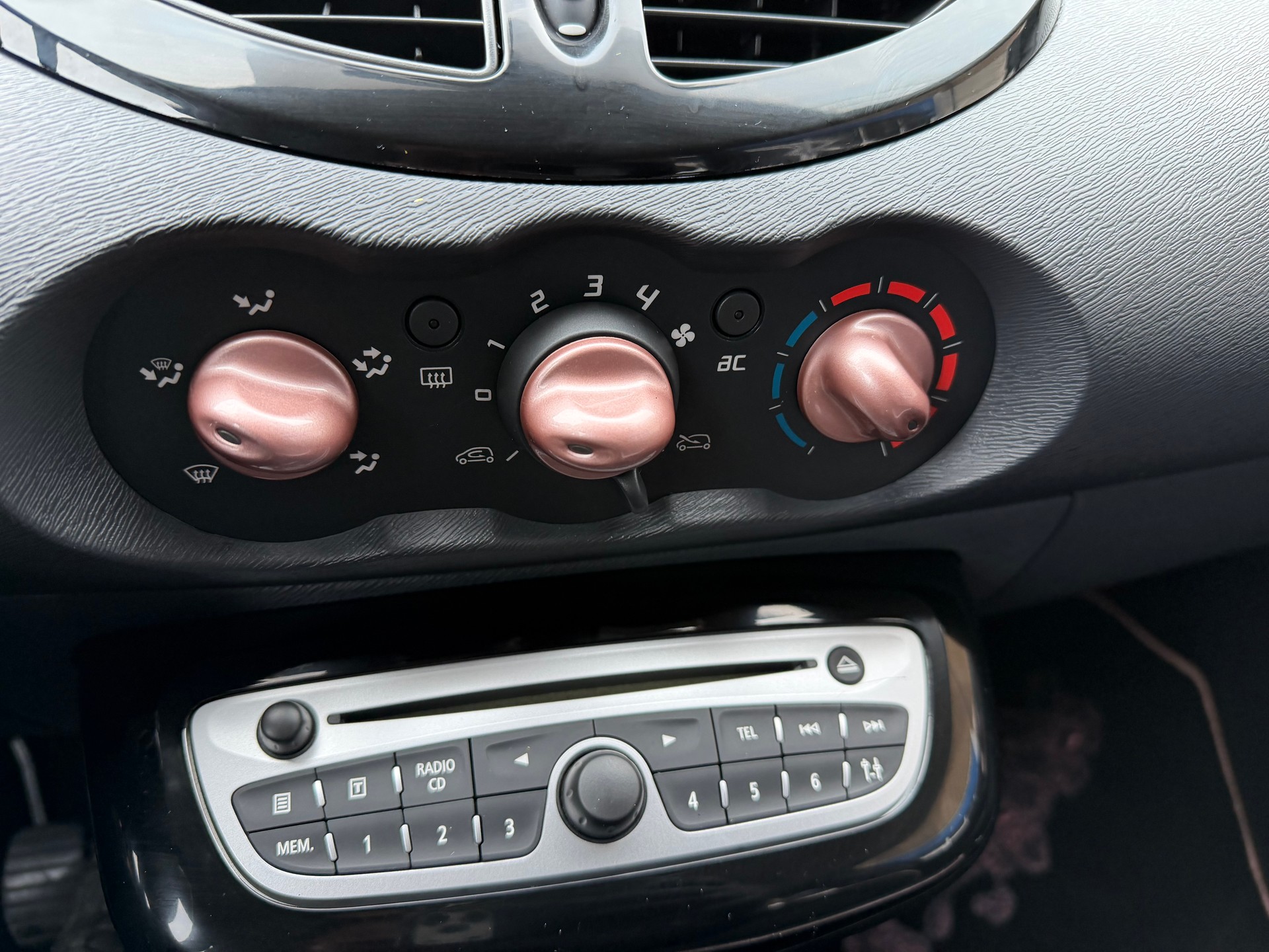 RENAULT Twingo 1.2 16V Expression-image-8
