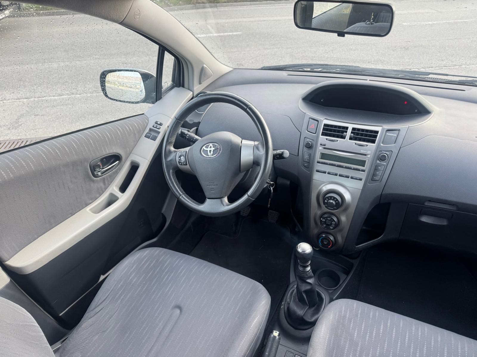 TOYOTA Yaris 1.33 S-image-8