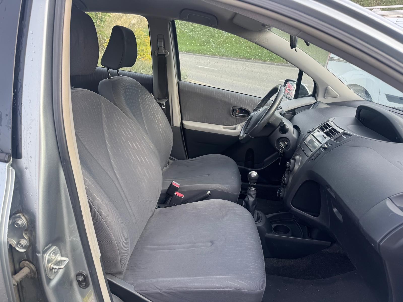 TOYOTA Yaris 1.33 S-image-7