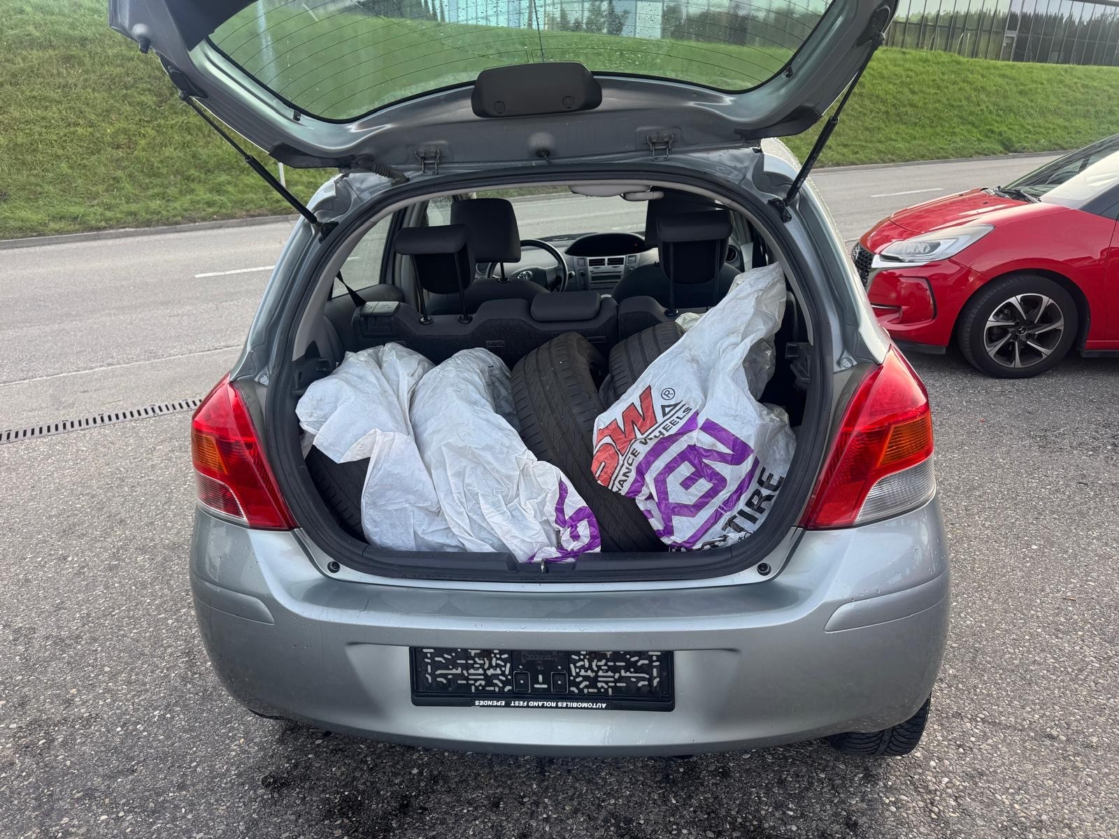 TOYOTA Yaris 1.33 S-image-3