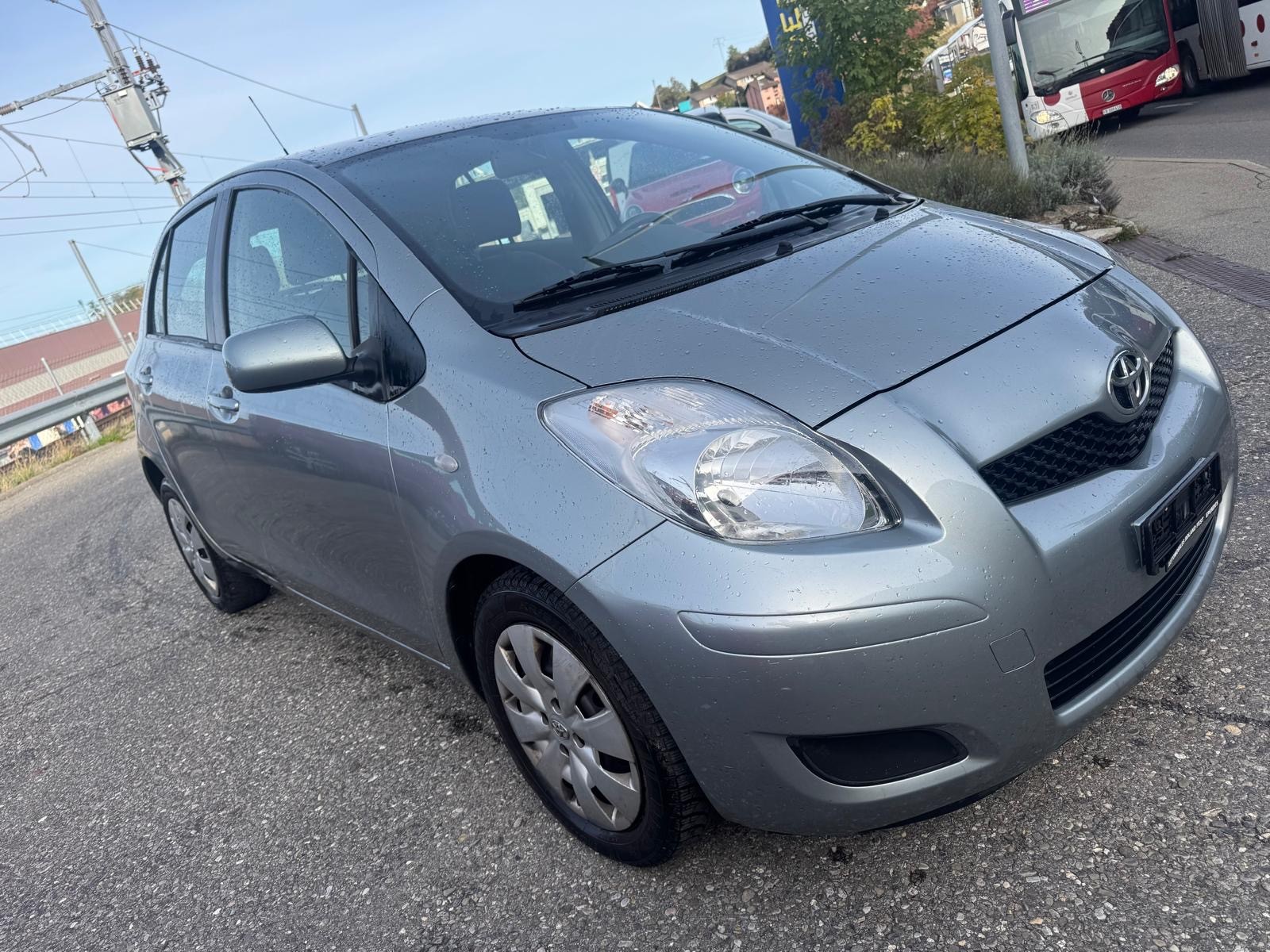 TOYOTA Yaris 1.33 S-image-1