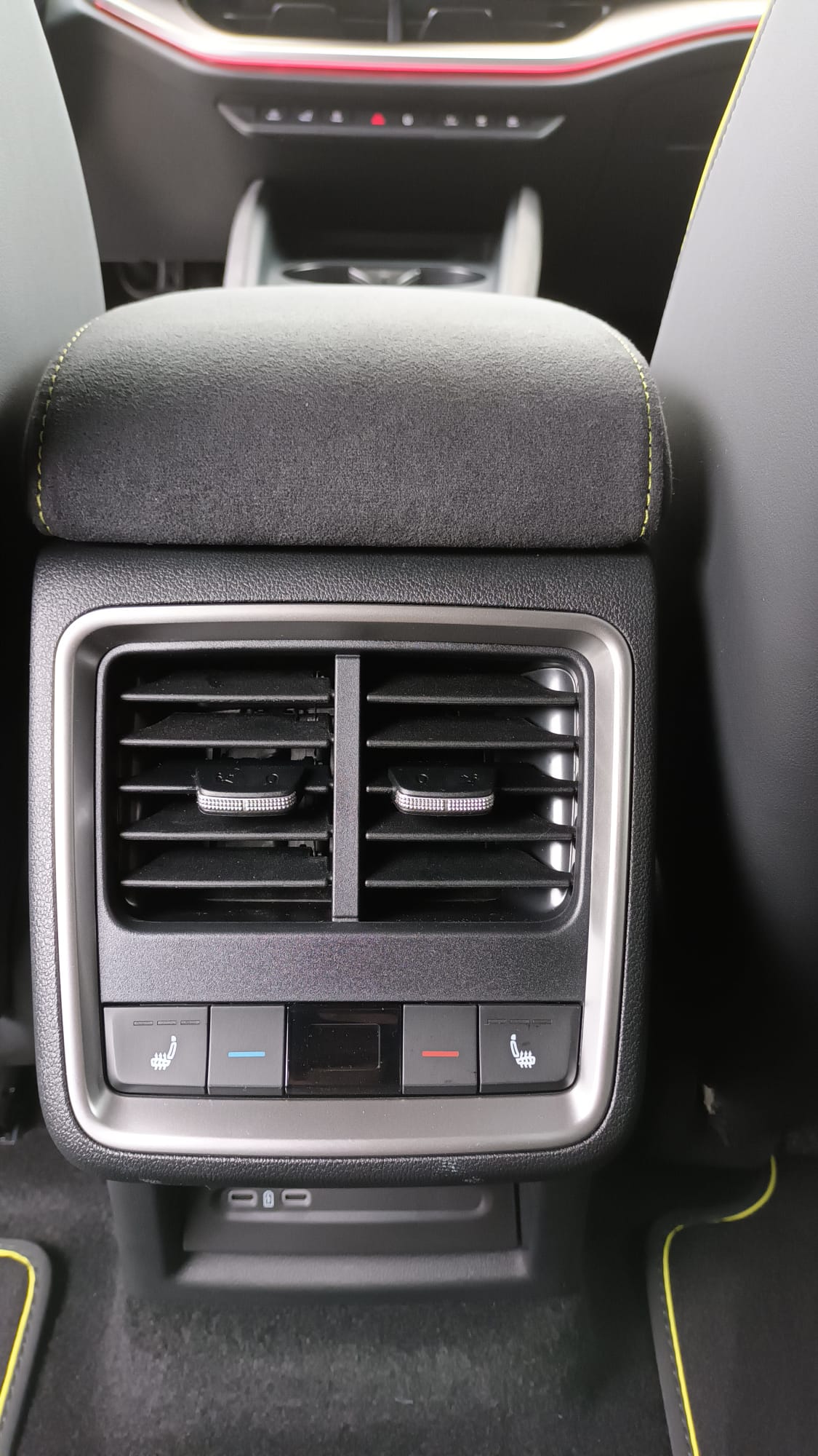 SKODA Elroq RS 4x4-image-17