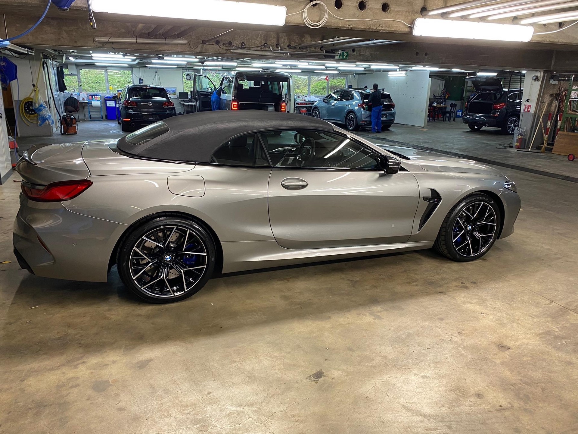 BMW M8 xDrive M Competition Steptronic-image-5