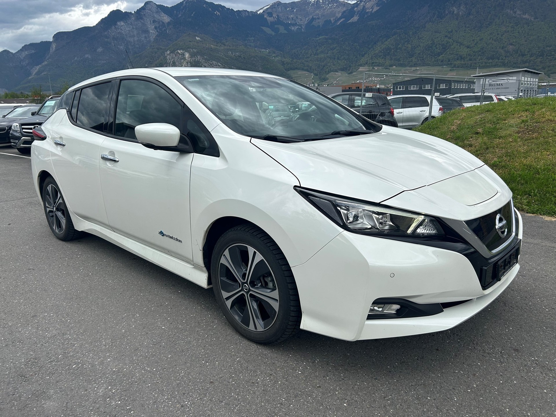 NISSAN Leaf 3. Zero (incl. battery)-showroom-element-2